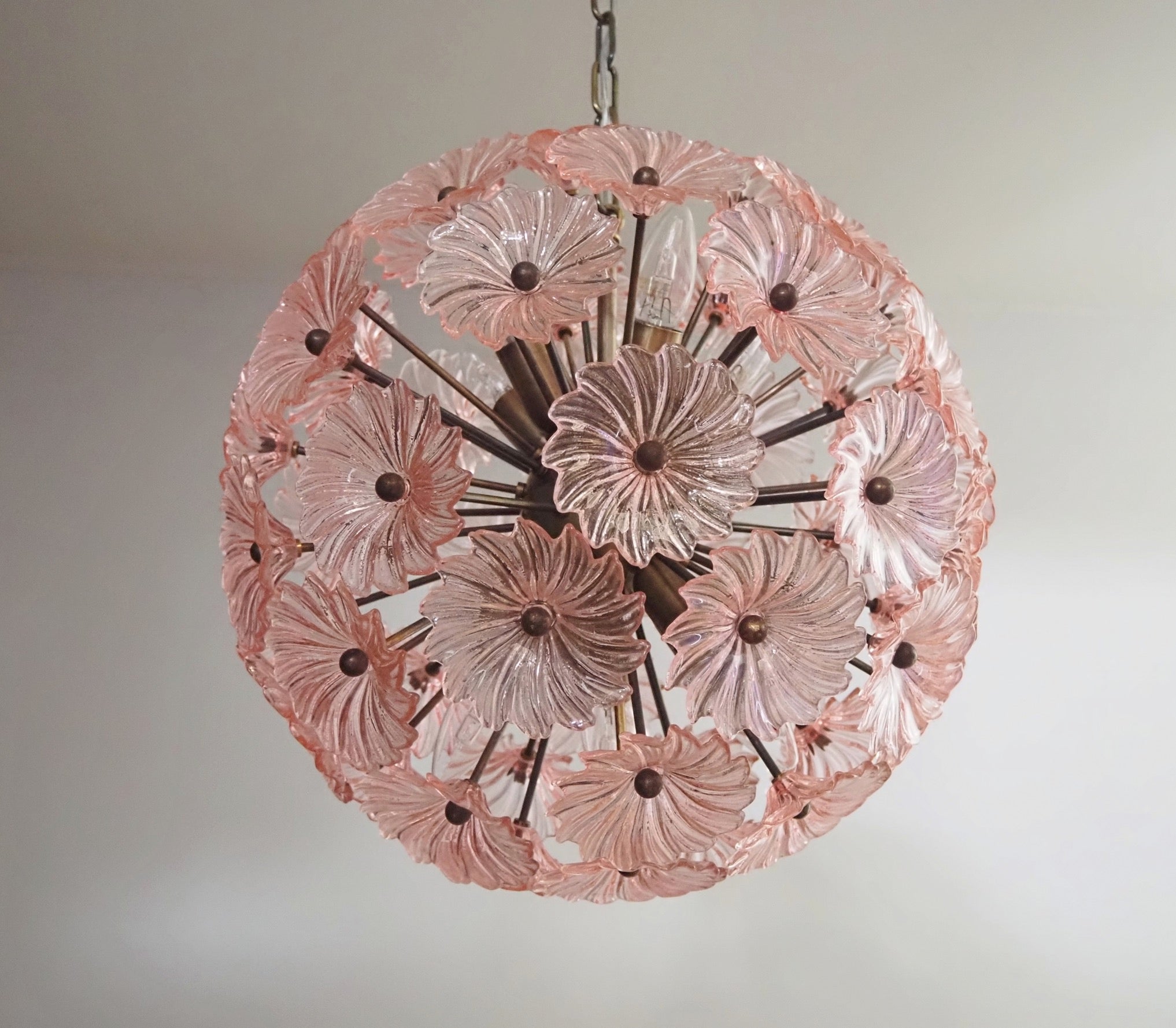 Murano Lysekrone – 51 Rosa Tusenfrydglass – detalj 9 – Murano Classics