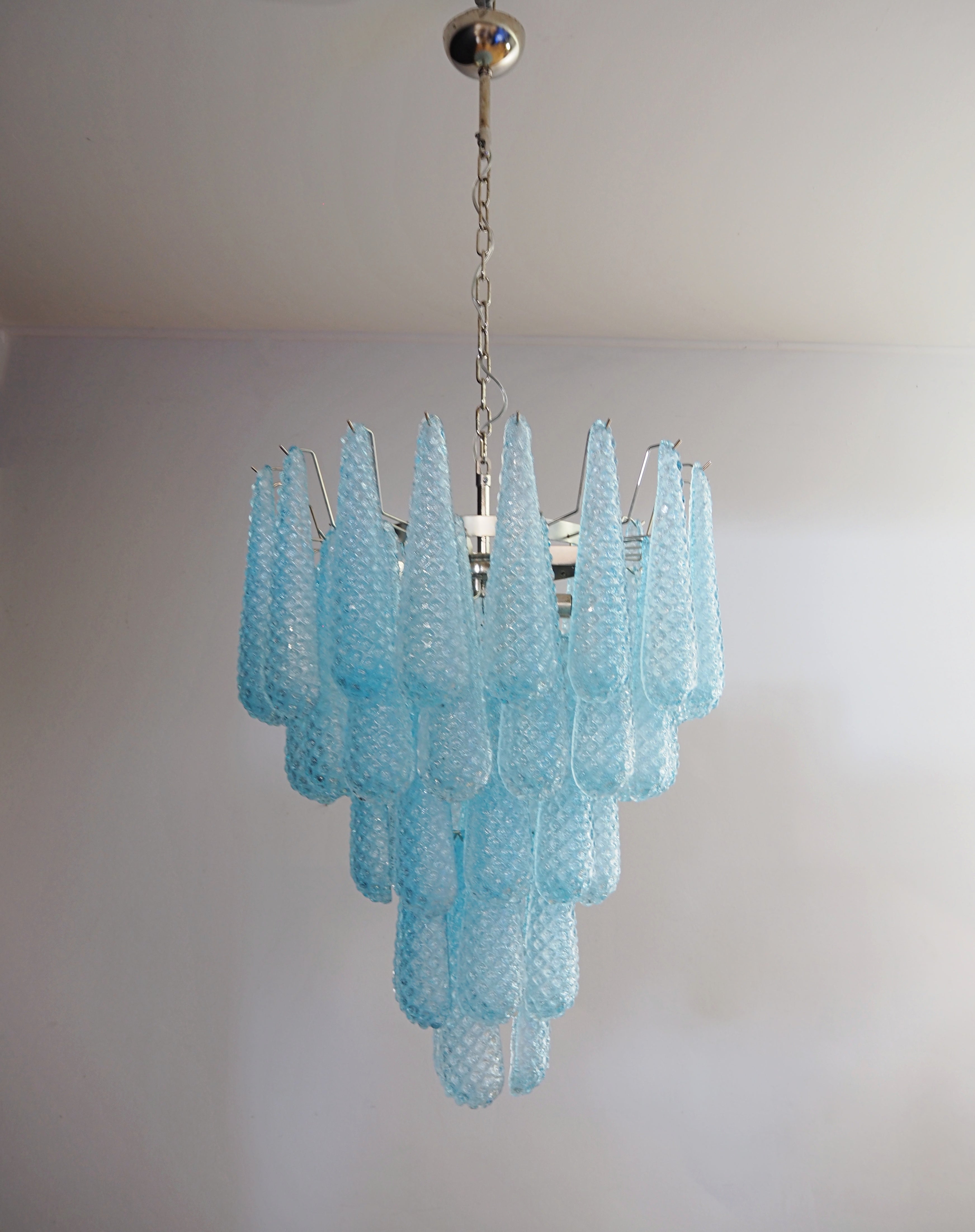 Murano Lysekrone – 52 Blå Dråpeglass – detalj 2 – Murano Classics