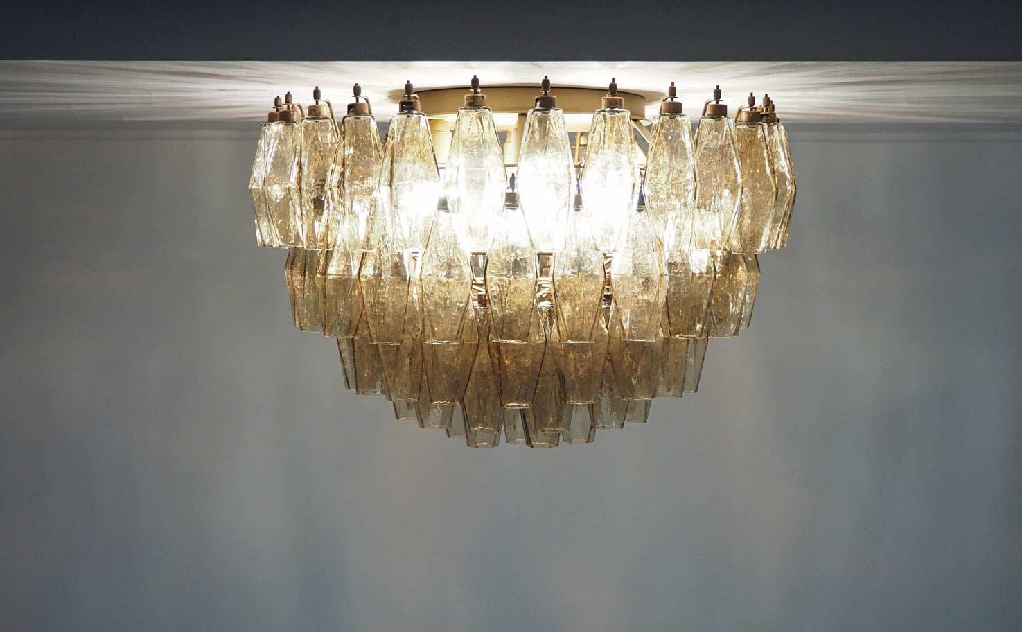 Murano Lysekrone – 84 Røyk Poliedriglass – detalj 9 – Murano Classics