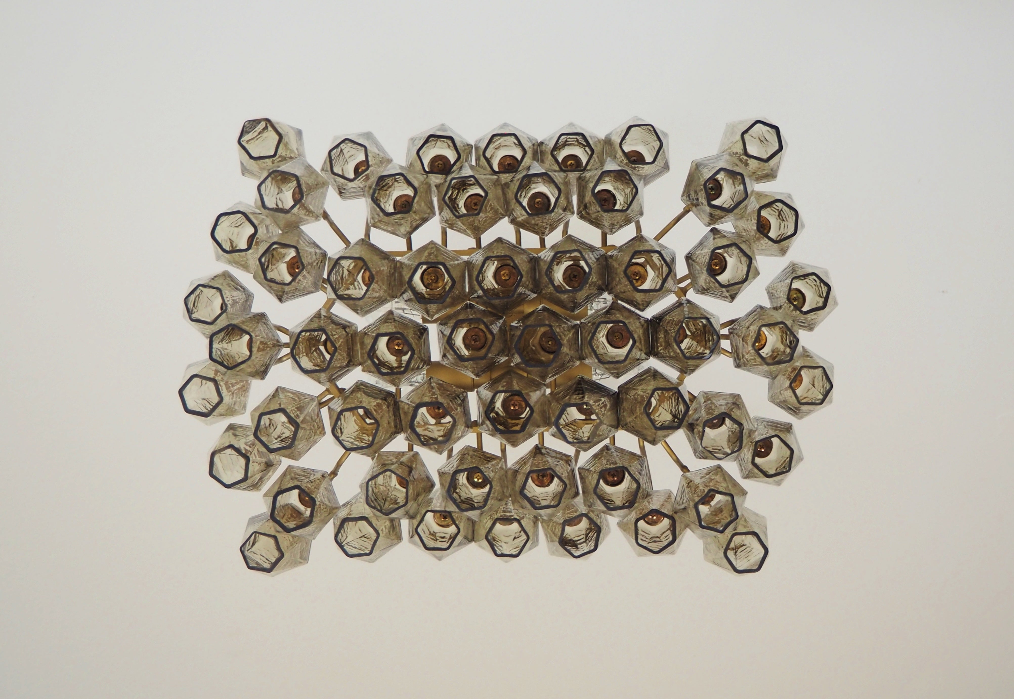 Murano Lysekrone – 56 Røykfargede Poliedriglass – detalj 1 – Murano Classics