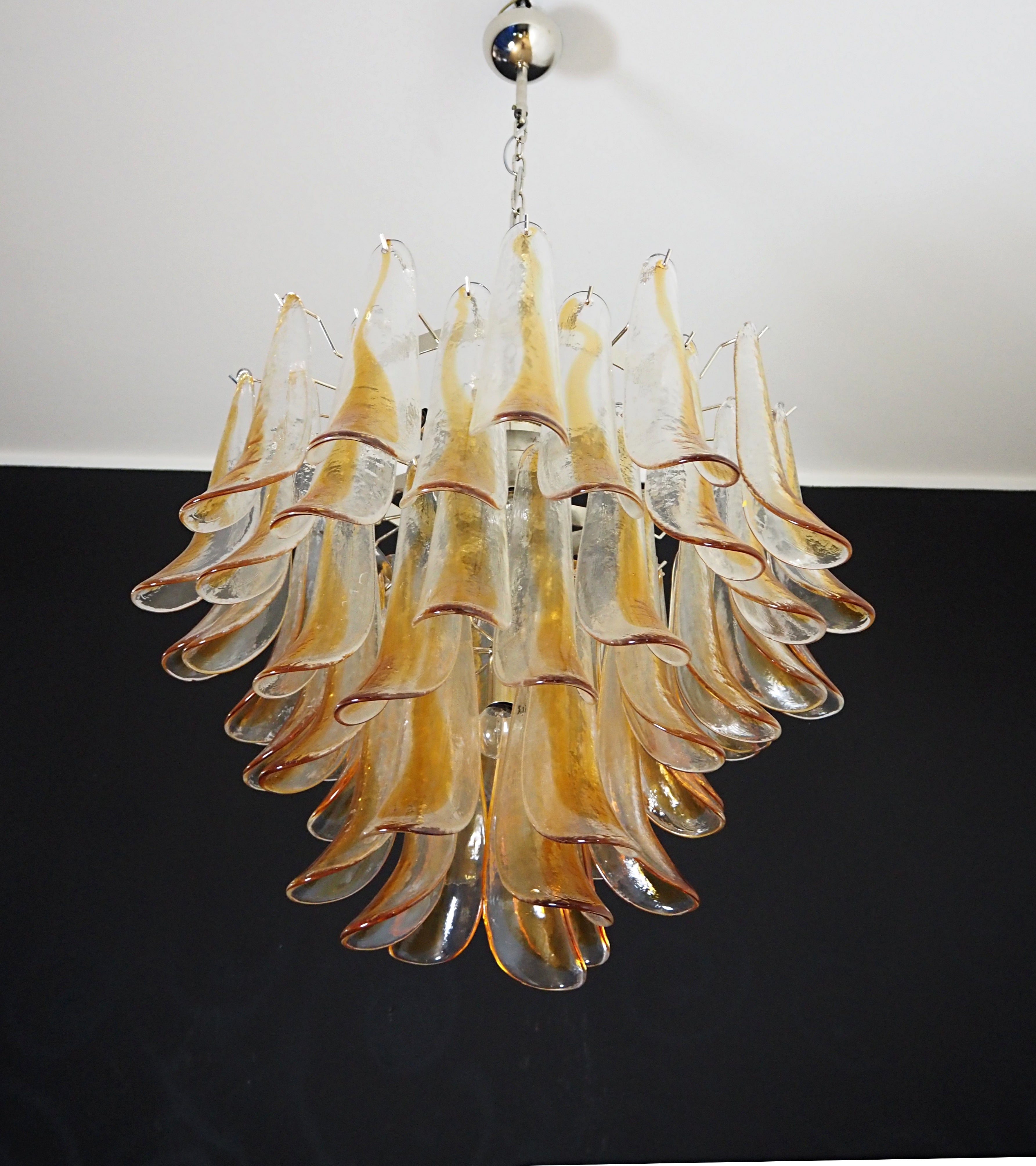 Murano Lysekrone – 53 Gule Konglebladglass – detalj 2 – Murano Classics