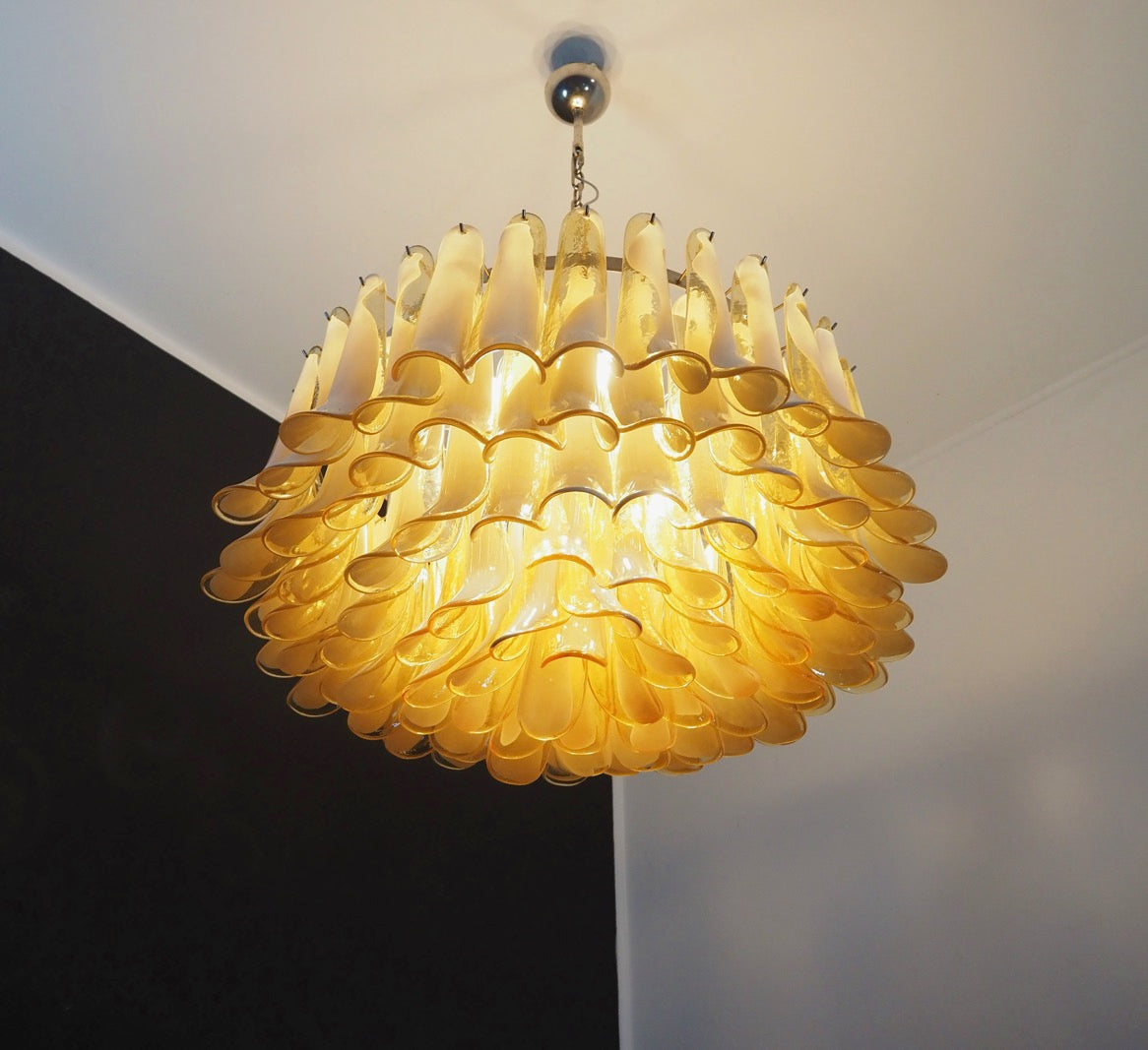 Murano Lysekrone – 101 Karamelfargede Konglebladglass – detalj 5 – Murano Classics