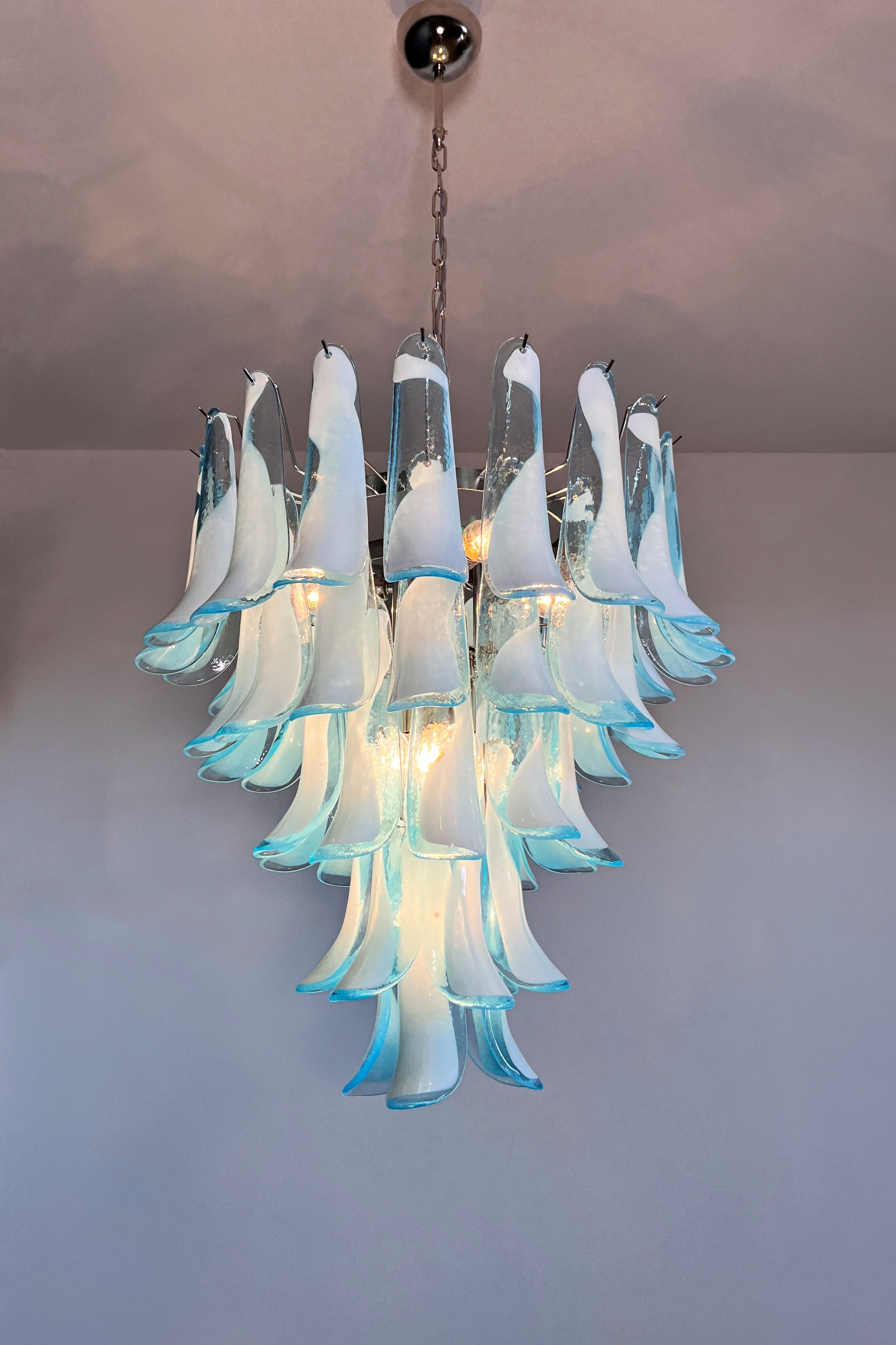 Murano Lysekrone – 52 Blå Konglebladglass – detalj 9 – Murano Classics