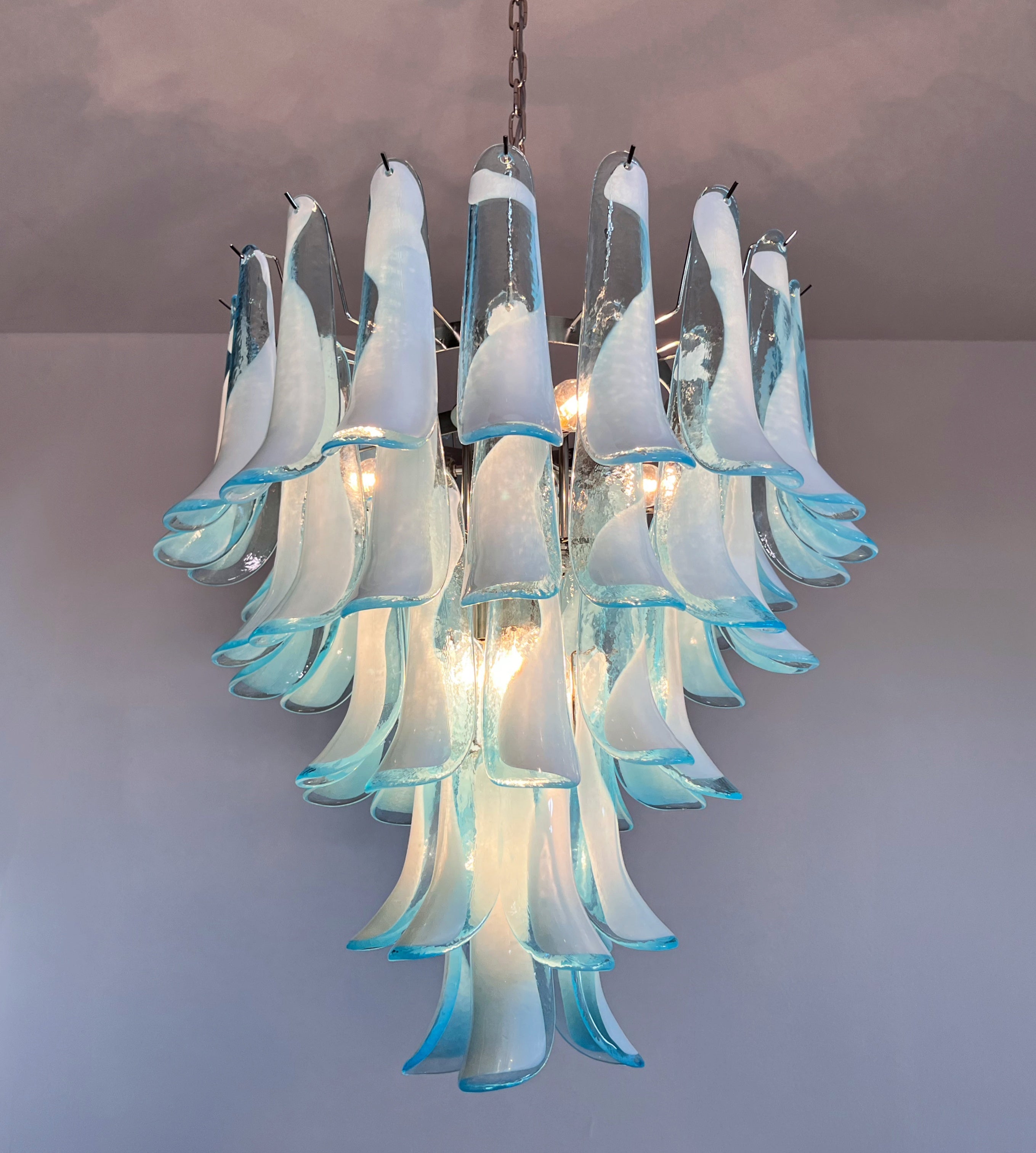 Murano Lysekrone – 52 Blå Konglebladglass – detalj 10 – Murano Classics