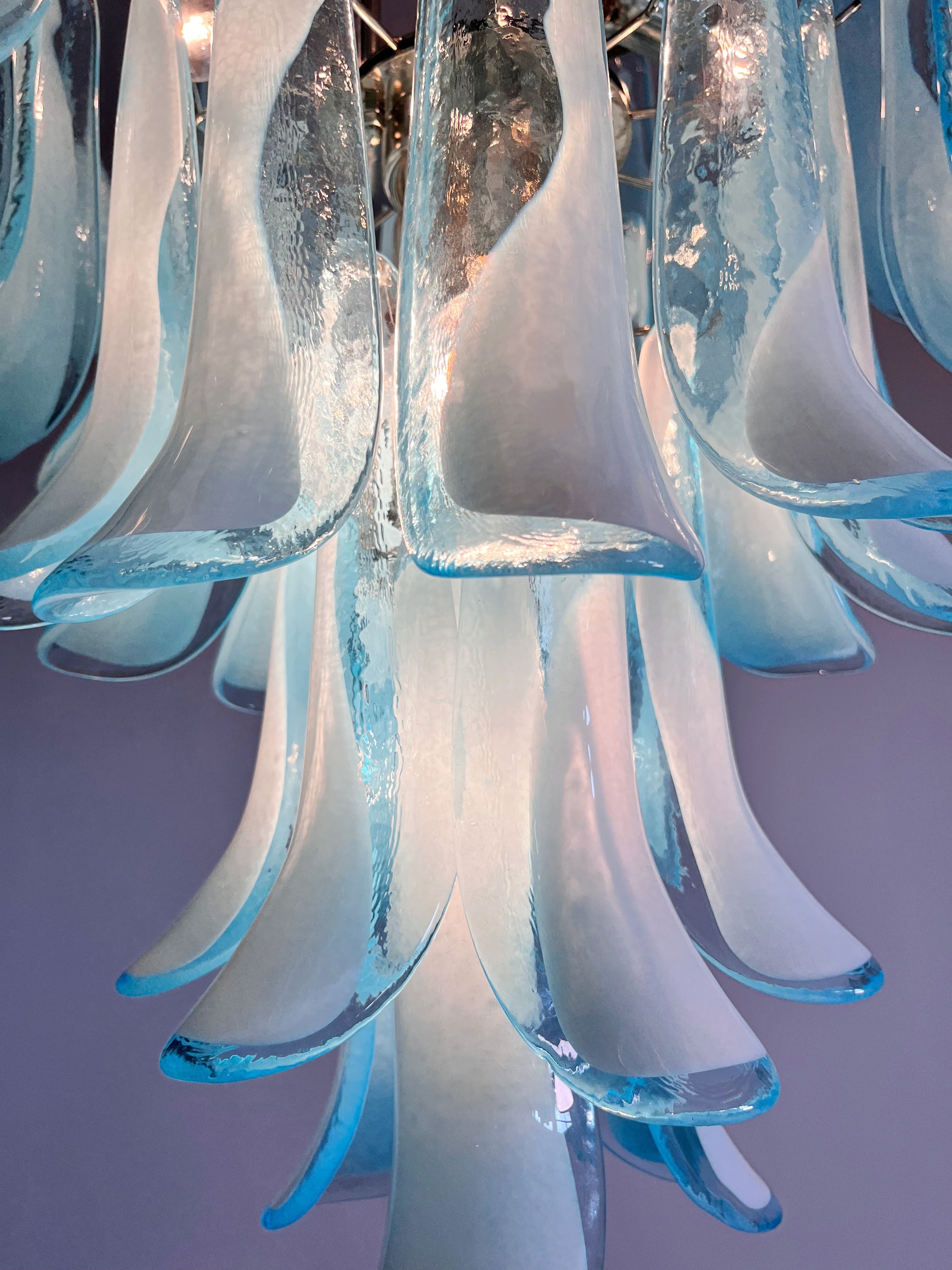Murano Lysekrone – 52 Blå Konglebladglass – detalj 7 – Murano Classics