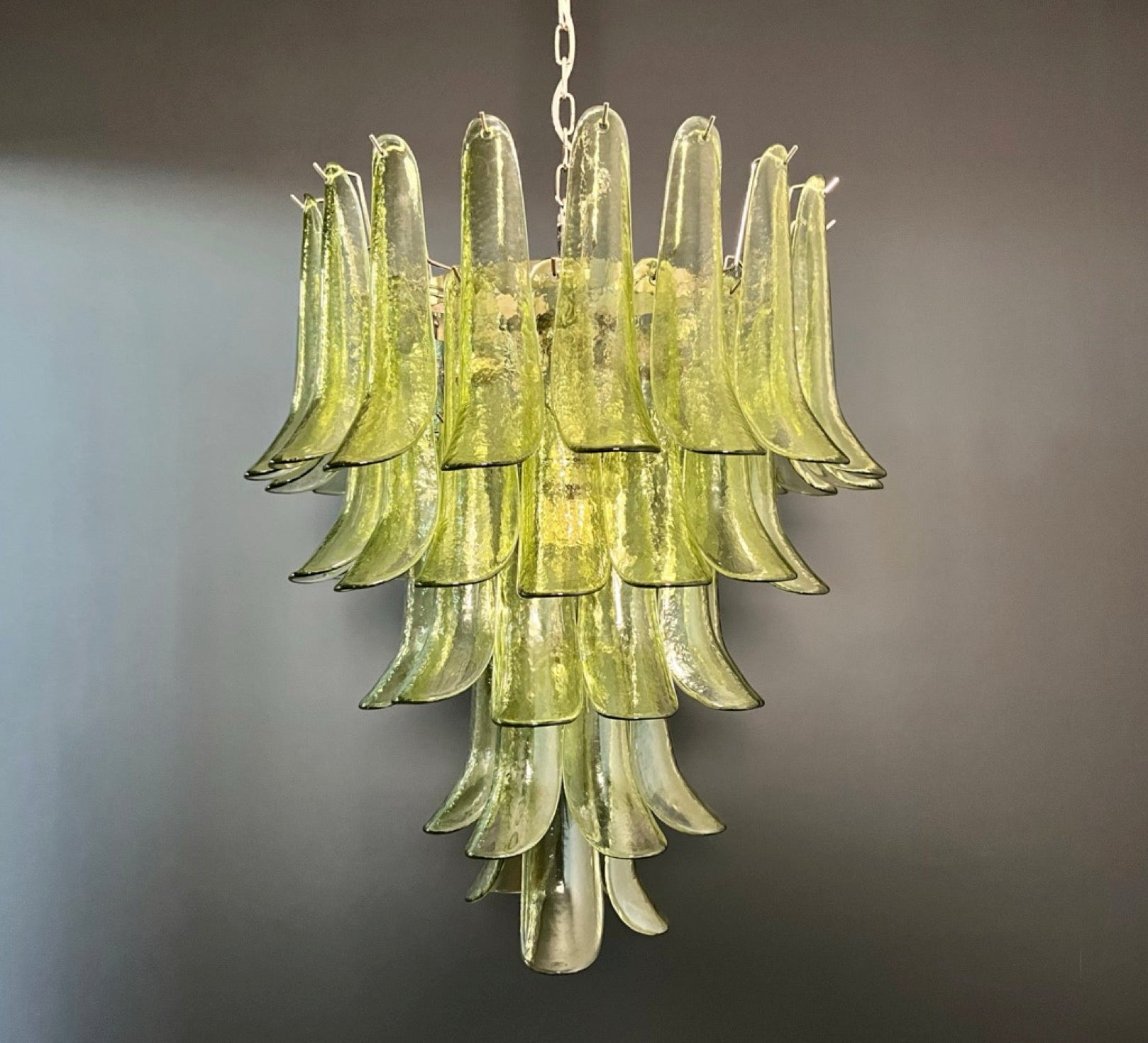 Murano Lysekrone | 52 Grønne Konglebladglass