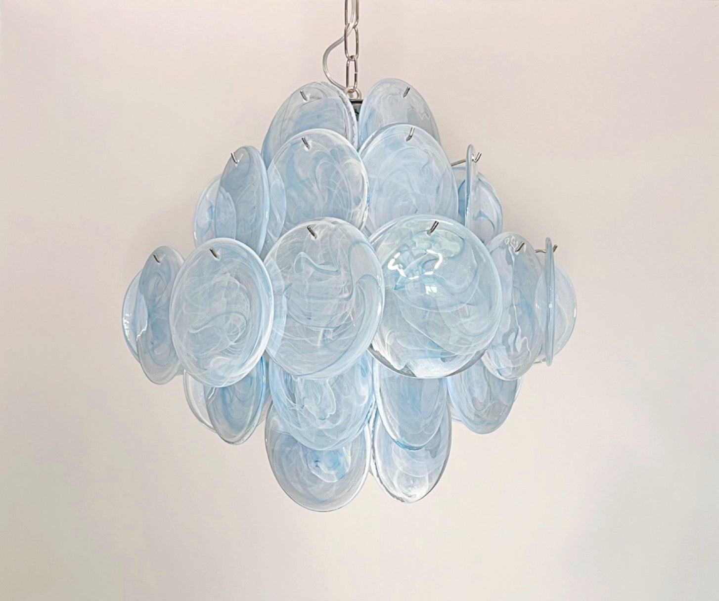 Murano Lysekrone – 36 Blå Alabaster Diskglass – detalj 10 – Murano Classics