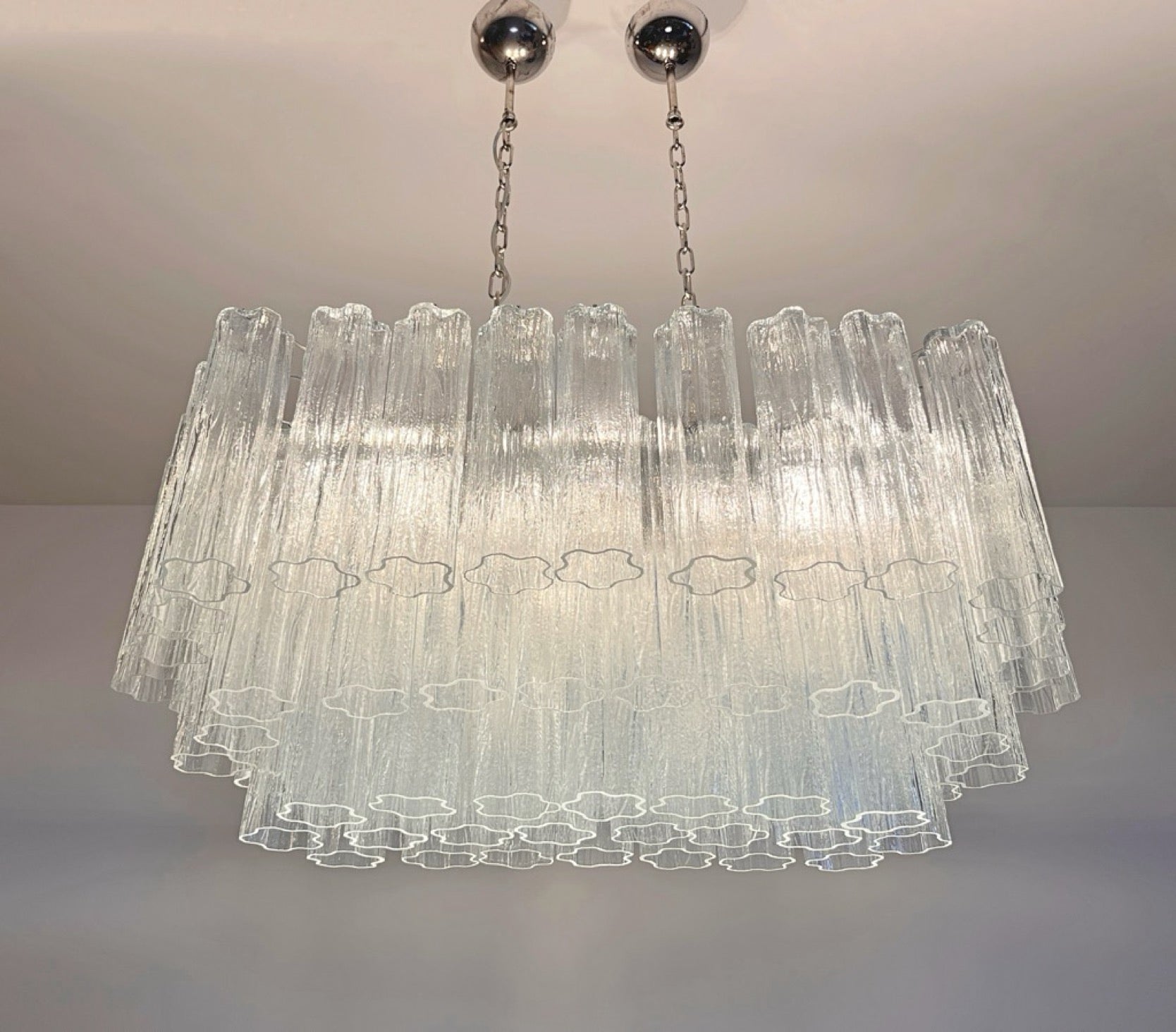 Elegant Murano tube Chandelier – 72 clear glasses