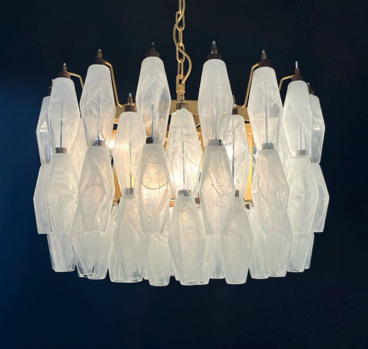 Amazing Murano glass Candelier – 107 white alabaster poliedri