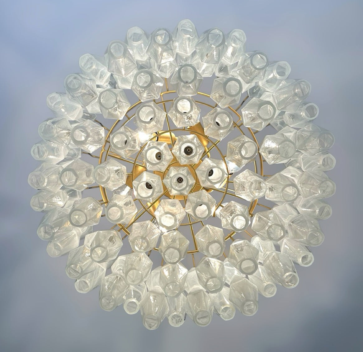Amazing Murano glass Candelier – 107 white alabaster poliedri