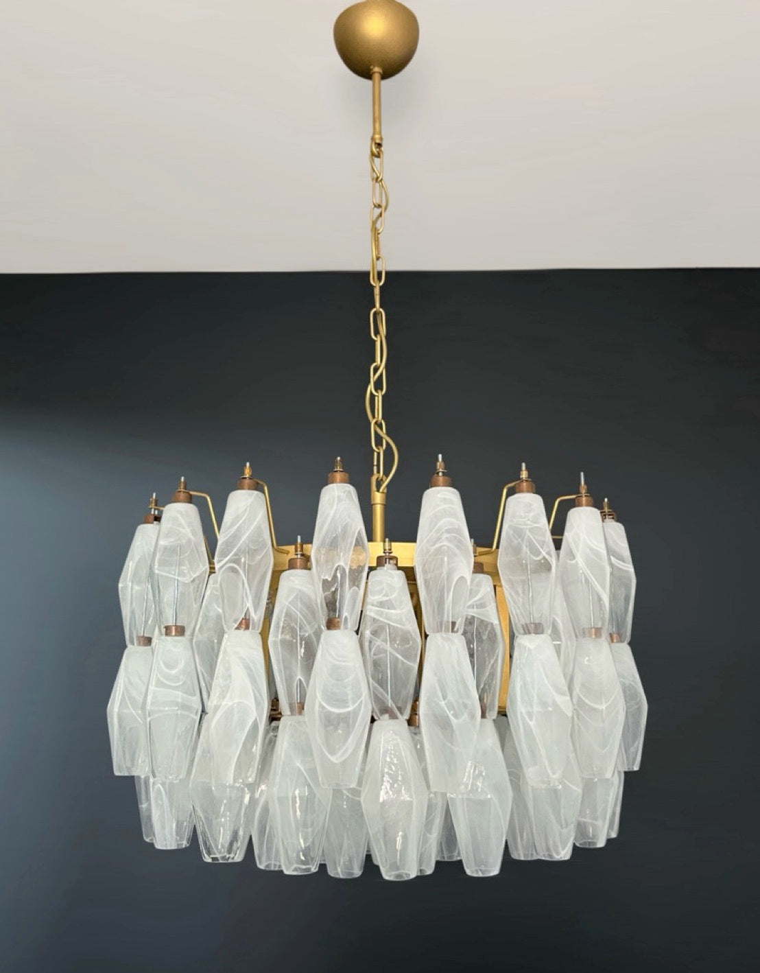 Amazing Murano glass Candelier – 107 white alabaster poliedri