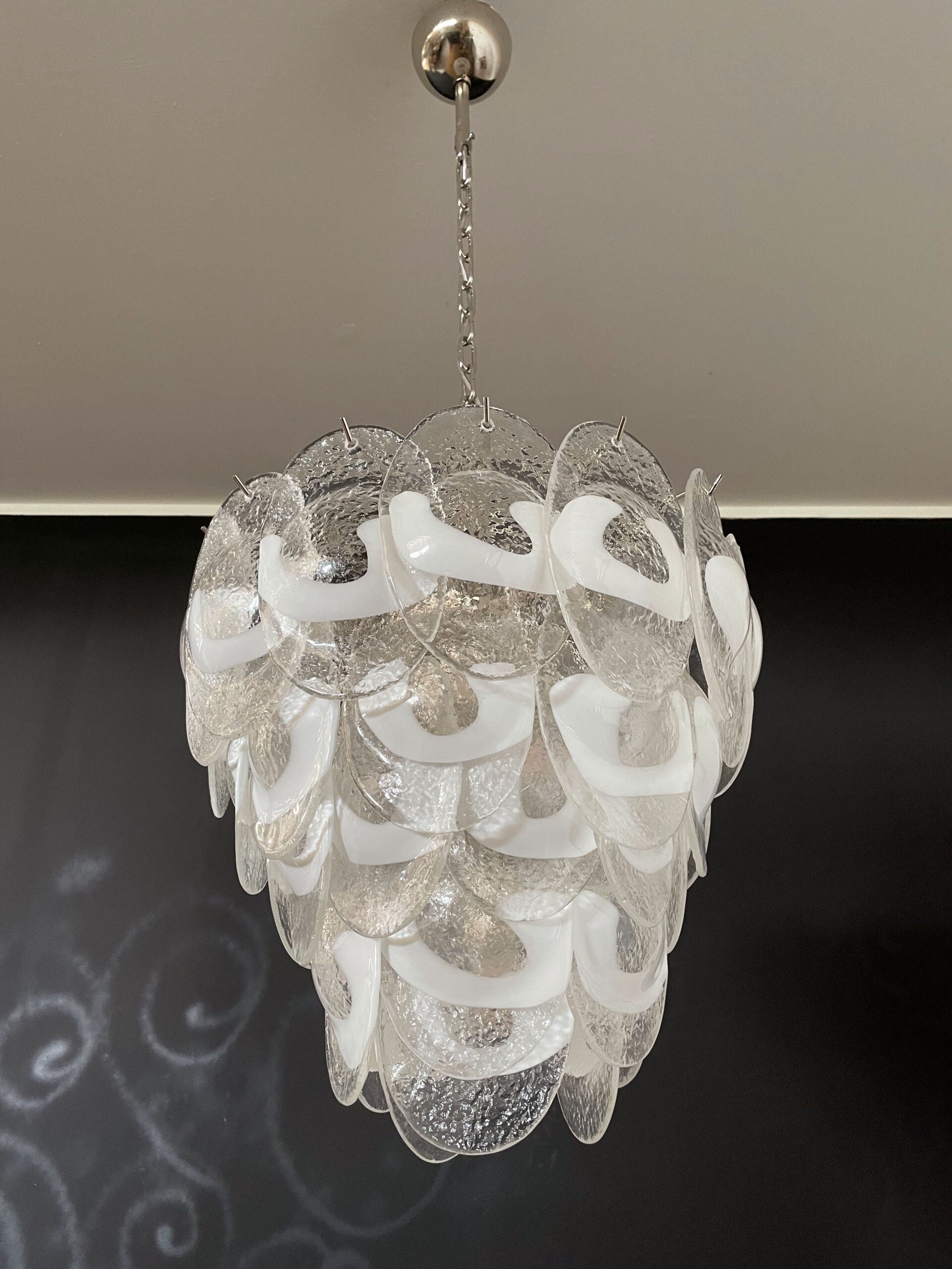 Murano Lysekrone – 41 Hvite Klare Konglebladglass – detalj 11 – Murano Classics
