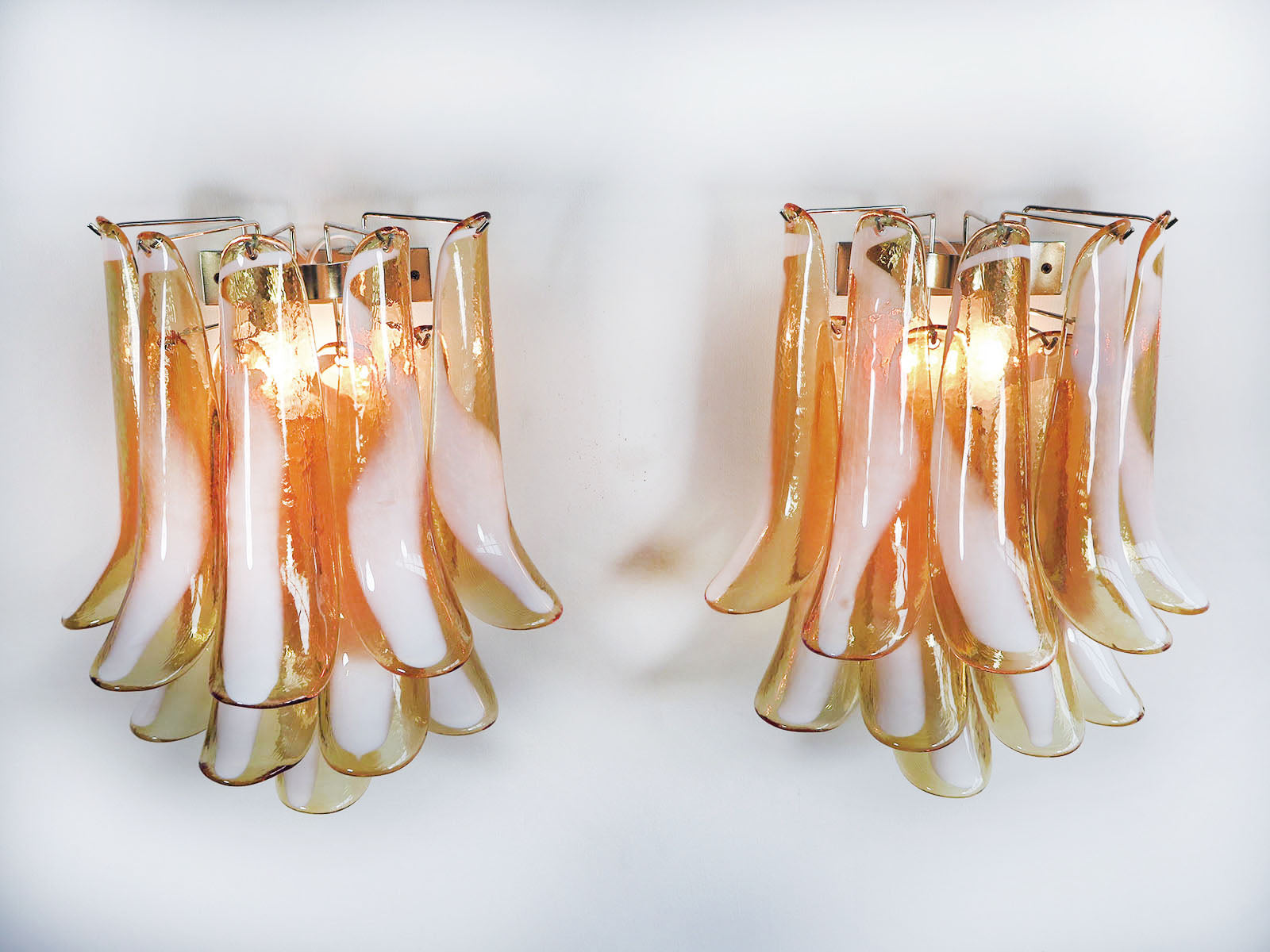 Murano Vegglampe – 10 Karamelfargede Konglebladglass – 2 stk – detalj 4 – Murano Classics