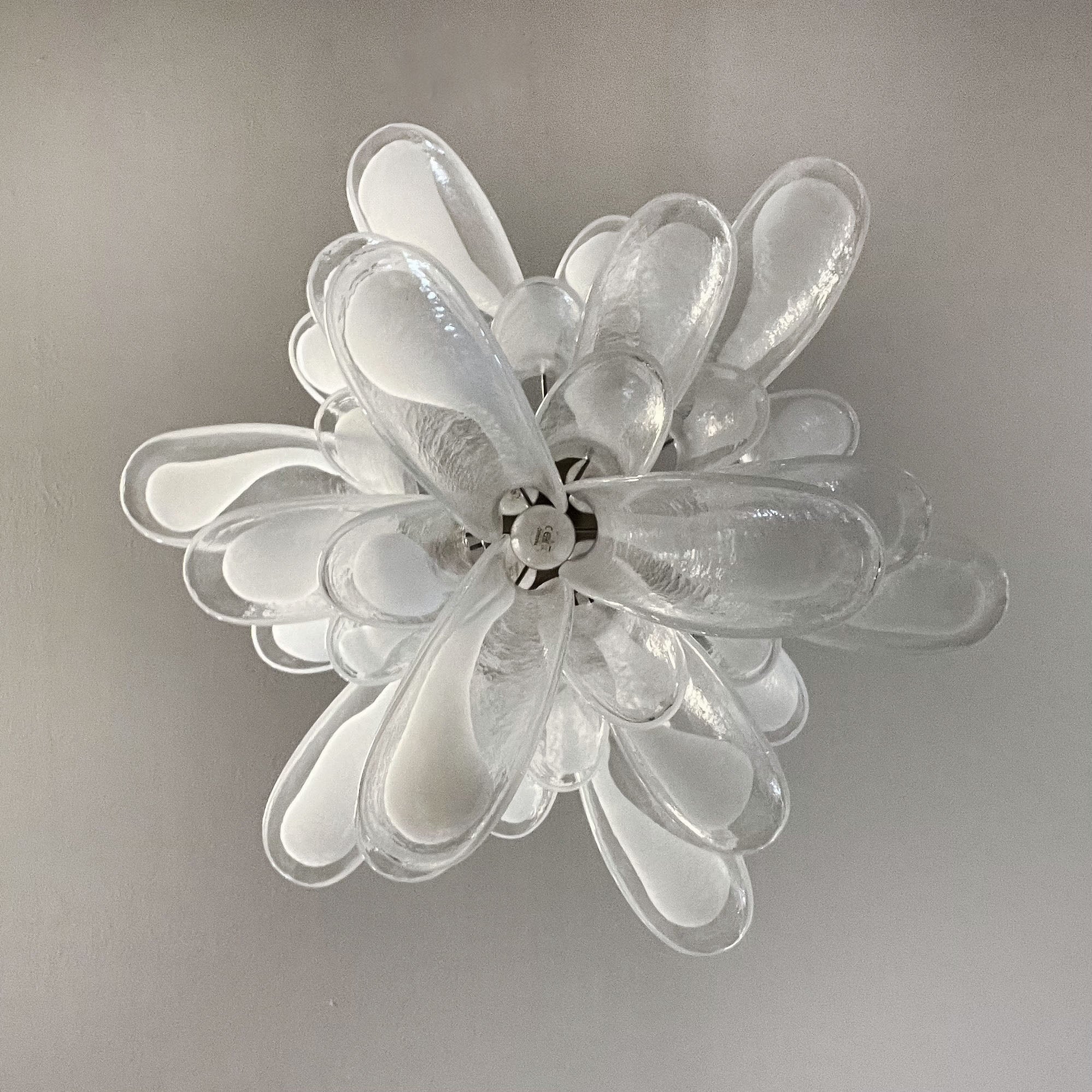 Murano Lysekrone – 30 Klare Konglebladglass – detalj 1 – Murano Classics