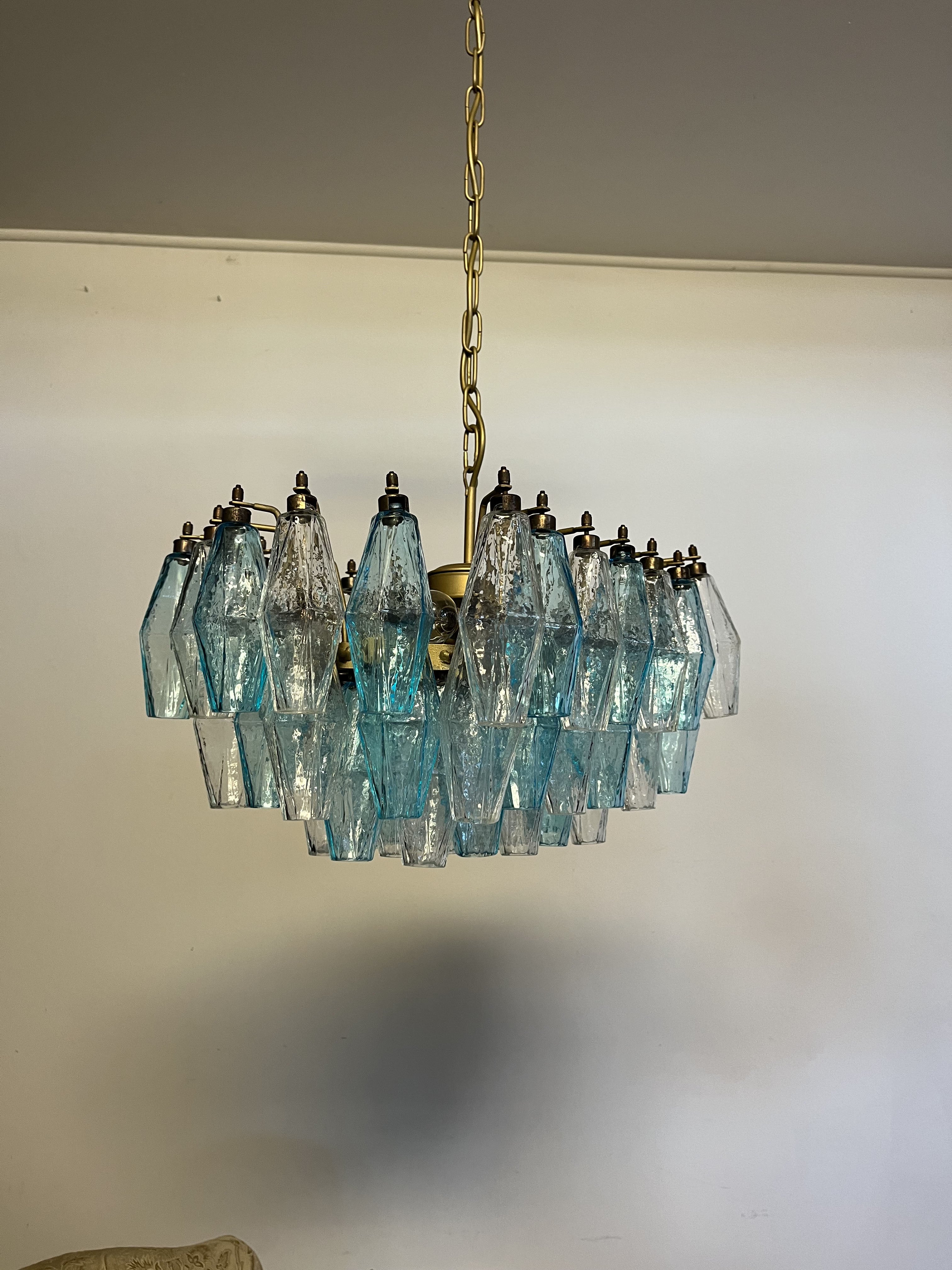 Murano Lysekrone – 56 Klare og Blå Poliedriglass – detalj 2 – Murano Classics