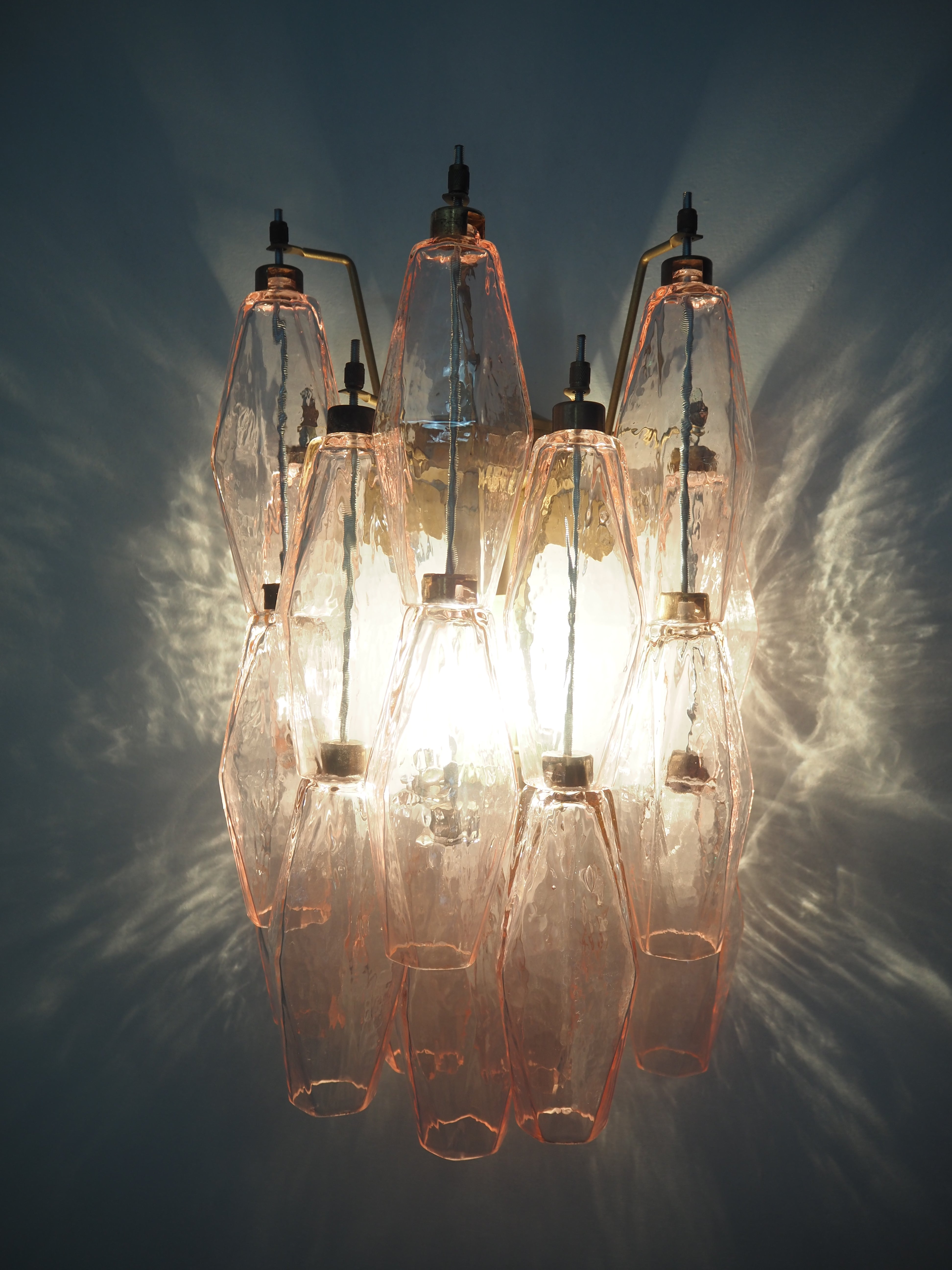 Murano Vegglampe – 17 Rosa Poliedriglass – 2 stk – detalj 1 – Murano Classics