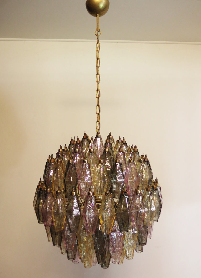 Murano Lysekrone – 140 Multifargede Poliedriglass – Murano Classics