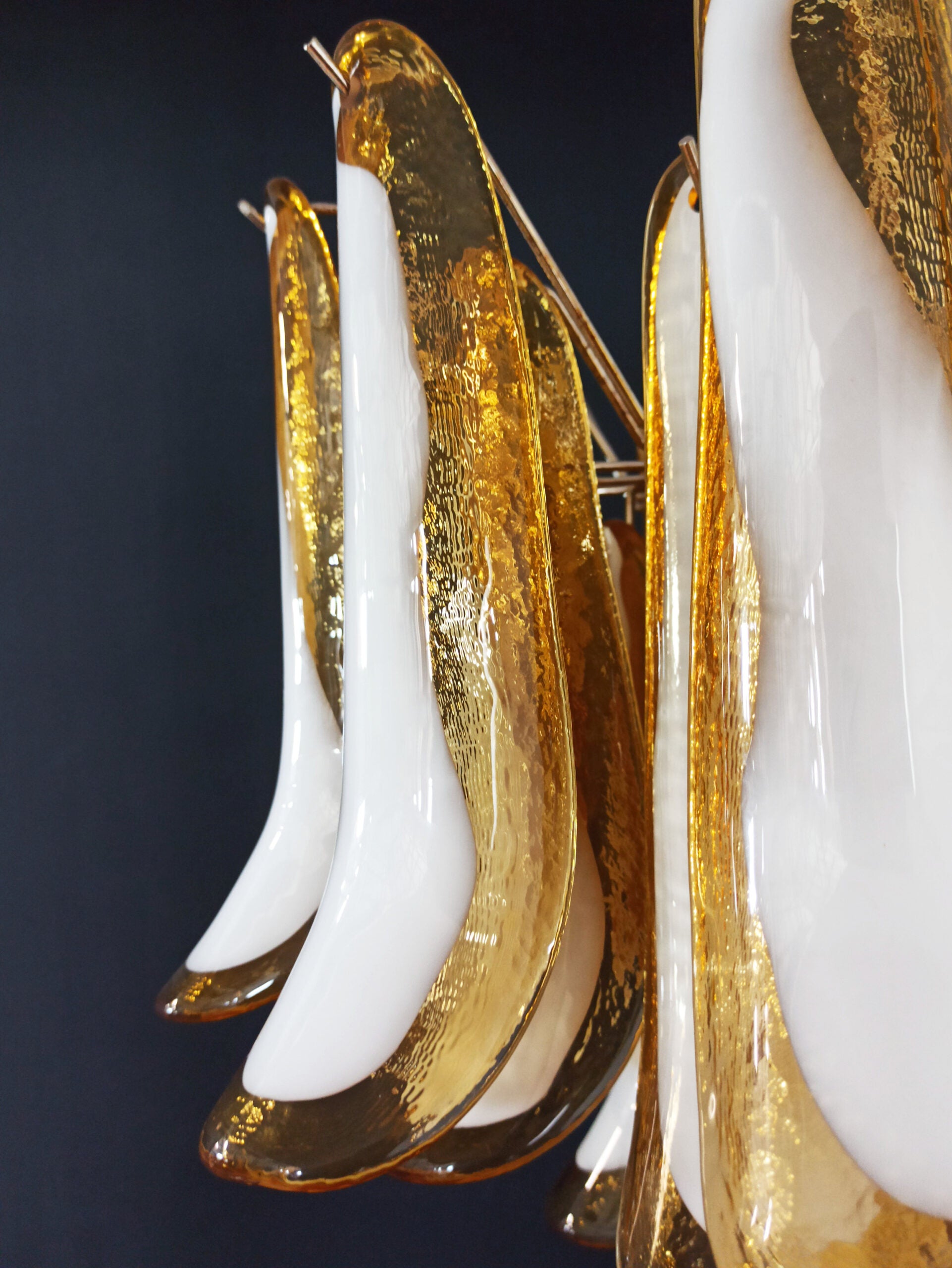 Murano Lysekrone – 36 Gule Konglebladglass – detalj 3 – Murano Classics