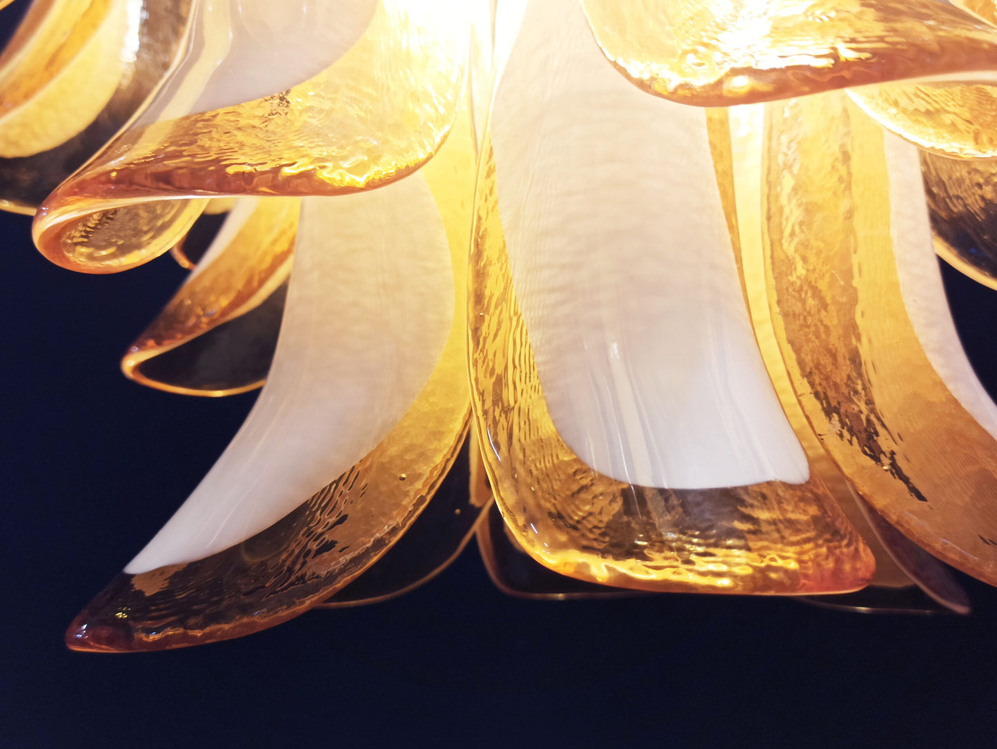 Murano Lysekrone | 36 Gule Konglebladglass