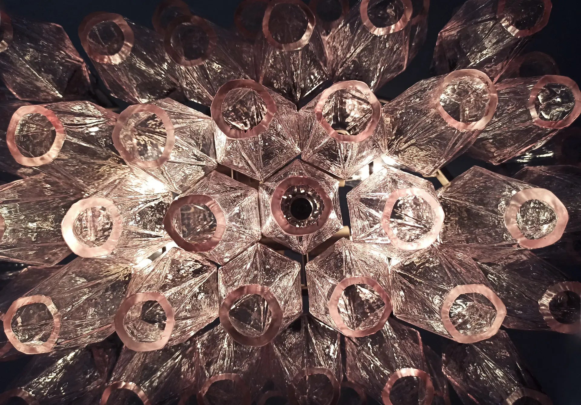 Murano Lysekrone | 56 Rosa Poliedriglass