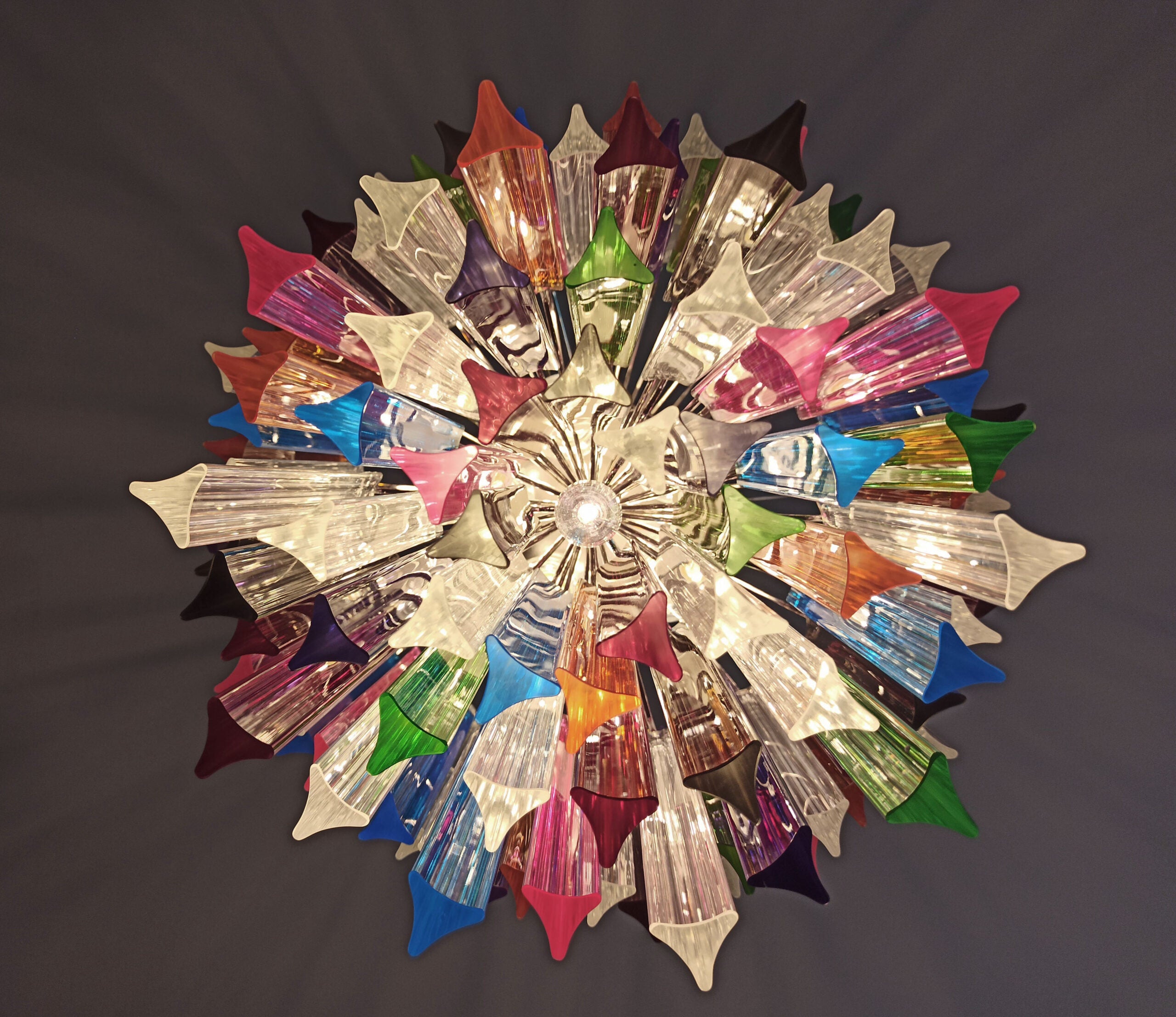 Murano Lysekrone – 107 Multifargede Prismeglass – detalj 1 – Murano Classics