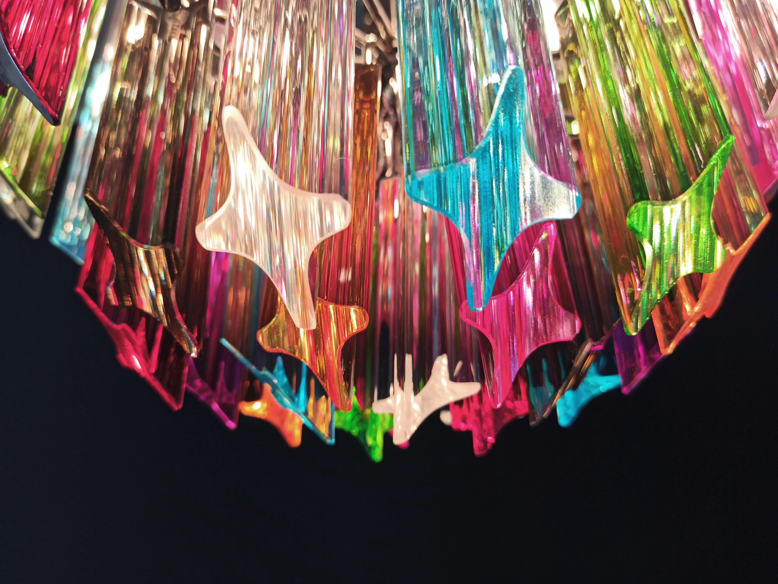 Murano Lysekrone – 47 Multifargede Prismeglass – detalj 6 – Murano Classics