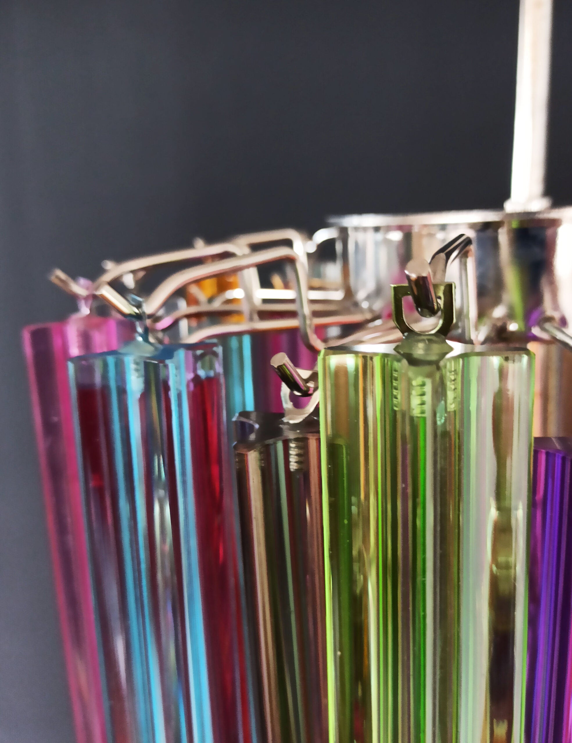 Murano Lysekrone – 47 Multifargede Prismeglass – detalj 3 – Murano Classics