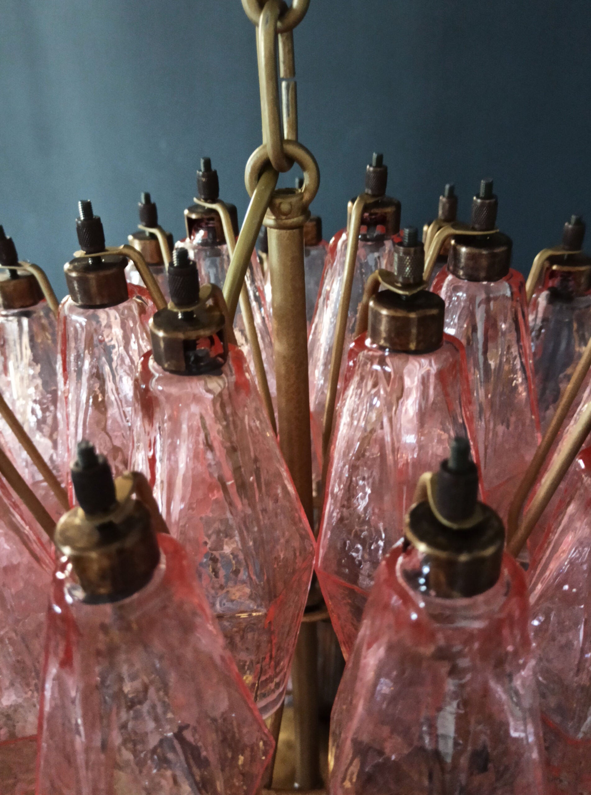 Murano Lysekrone – 140 Rosa Poliedriglass – detalj 8 – Murano Classics