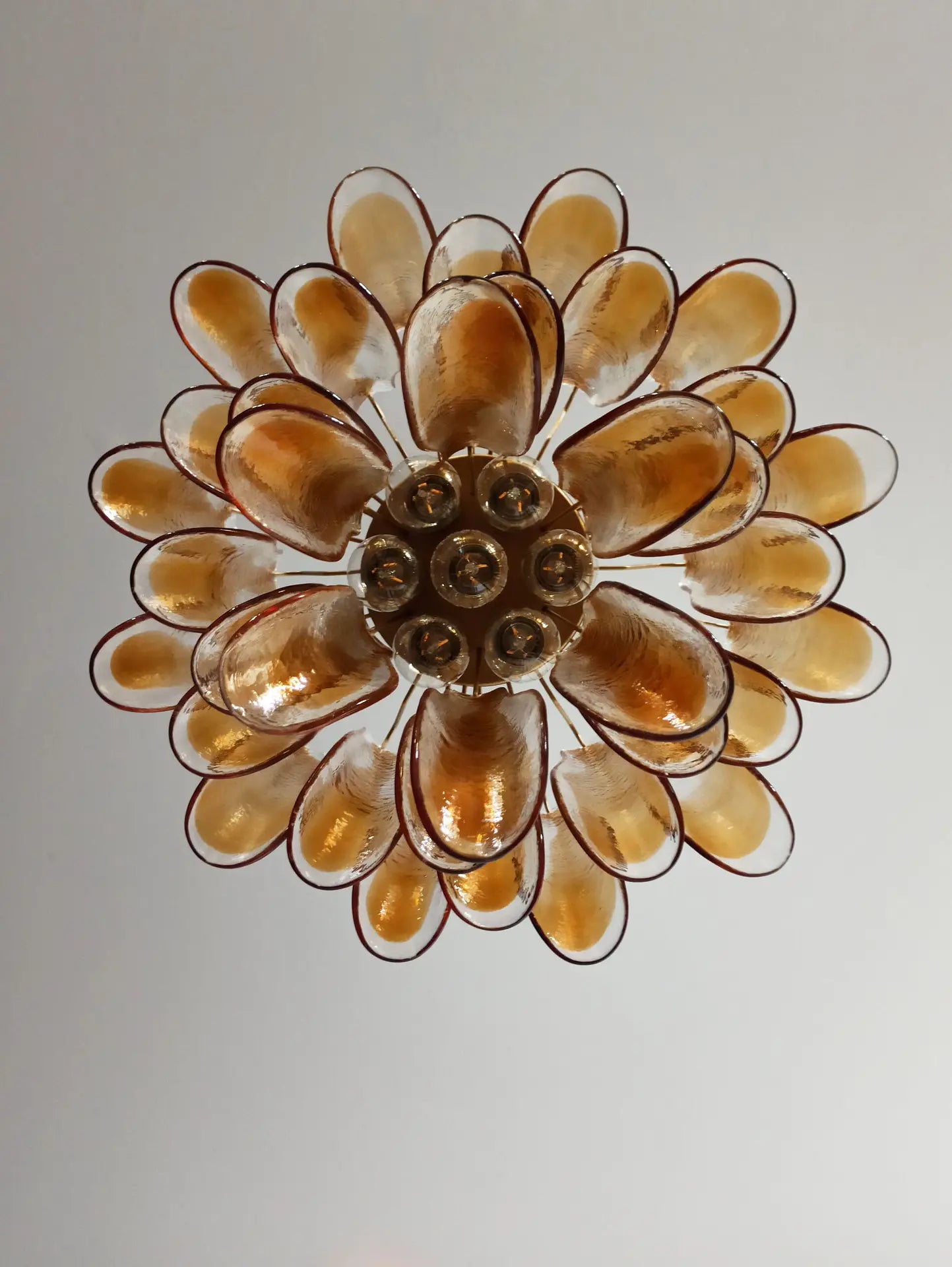 Murano Lysekrone – 36 Klare og Gule Konglebladglass – detalj 1 – Murano Classics
