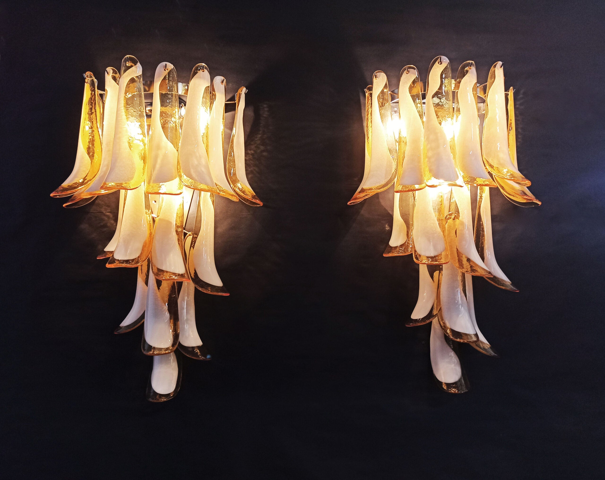 Murano Vegglampe – 16 Karamelfargede Konglebladglass – 2 stk – detalj 8 – Murano Classics