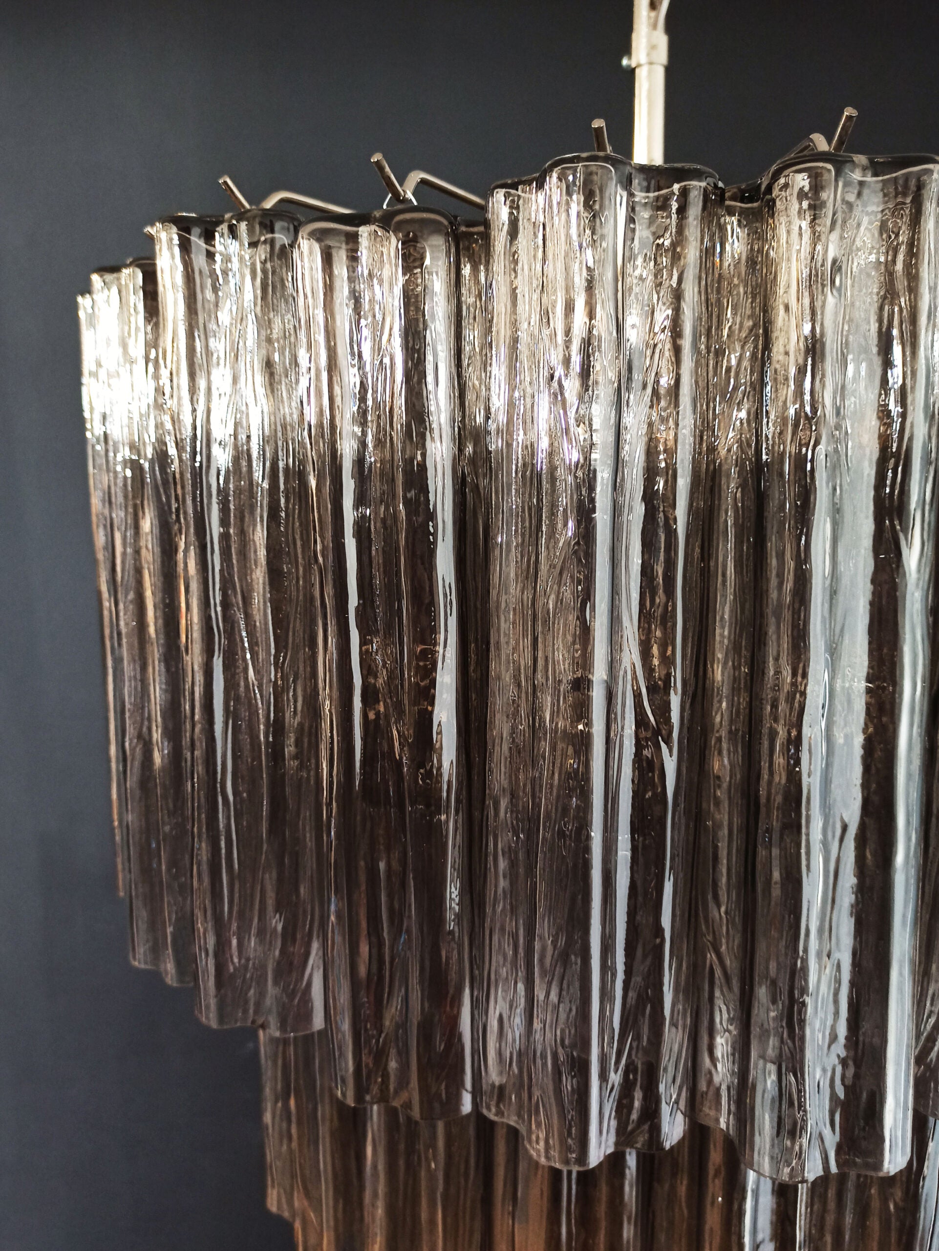 Murano Lysekrone – 52 Røykfargede Glassrør – detalj 4 – Murano Classics