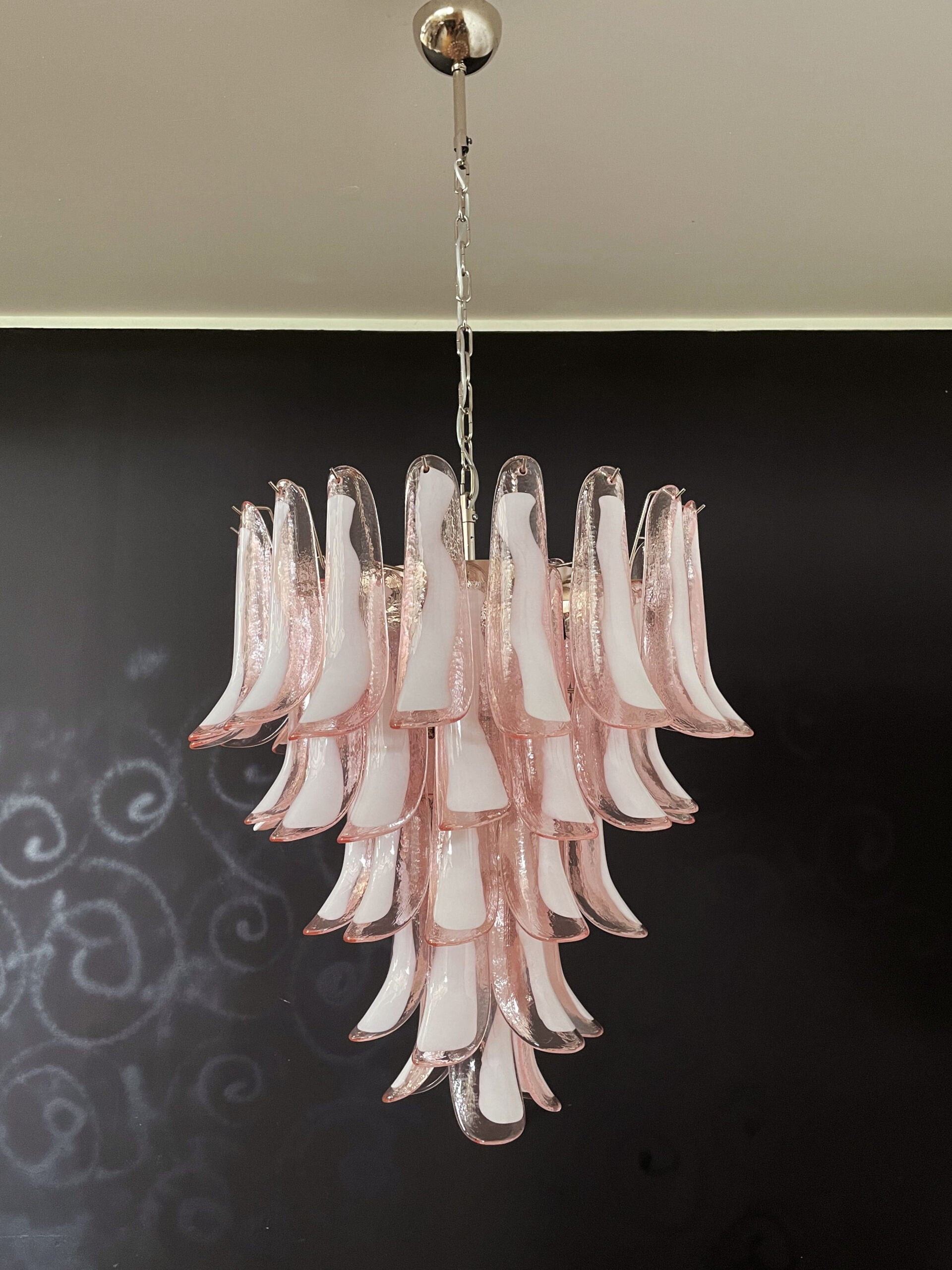 Murano Lysekrone – 52 Rosa Konglebladglass – Murano Classics