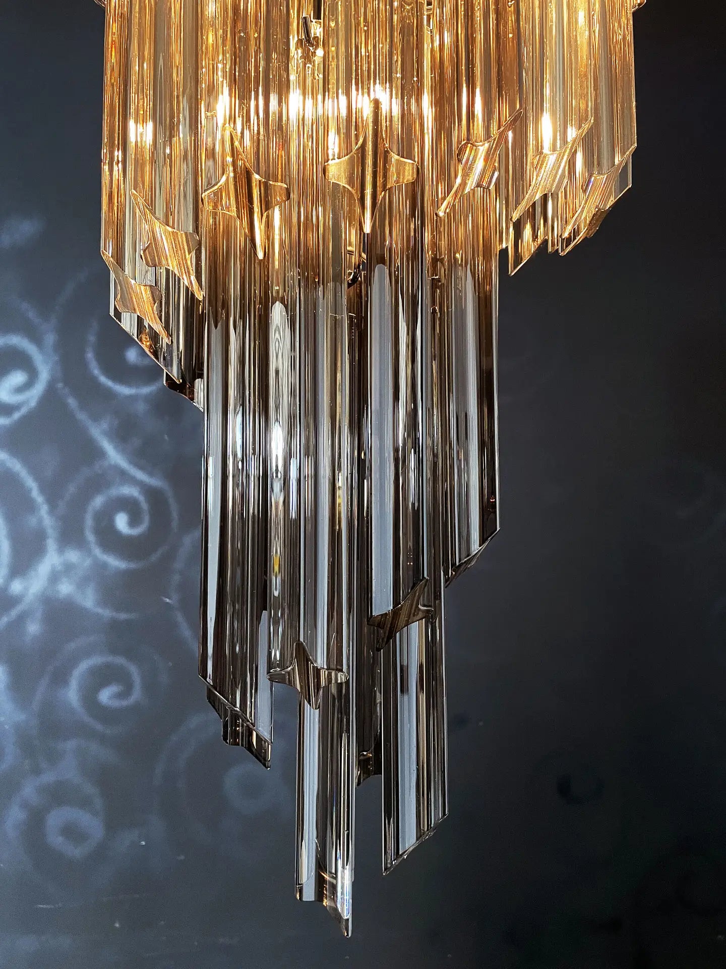 Murano Lysekrone – 54 Røykfargede Prismeglass – detalj 5 – Murano Classics