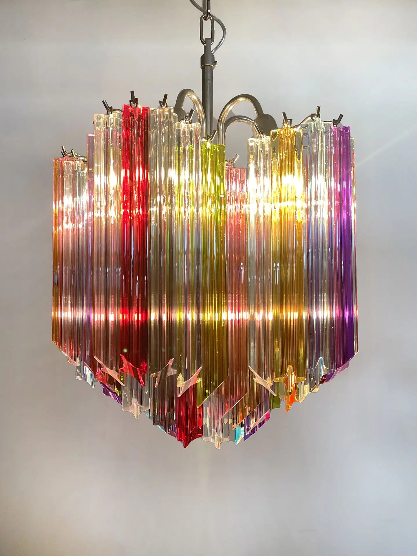 Murano Lysekrone – 60 Multifargede Prismeglass – detalj 10 – Murano Classics