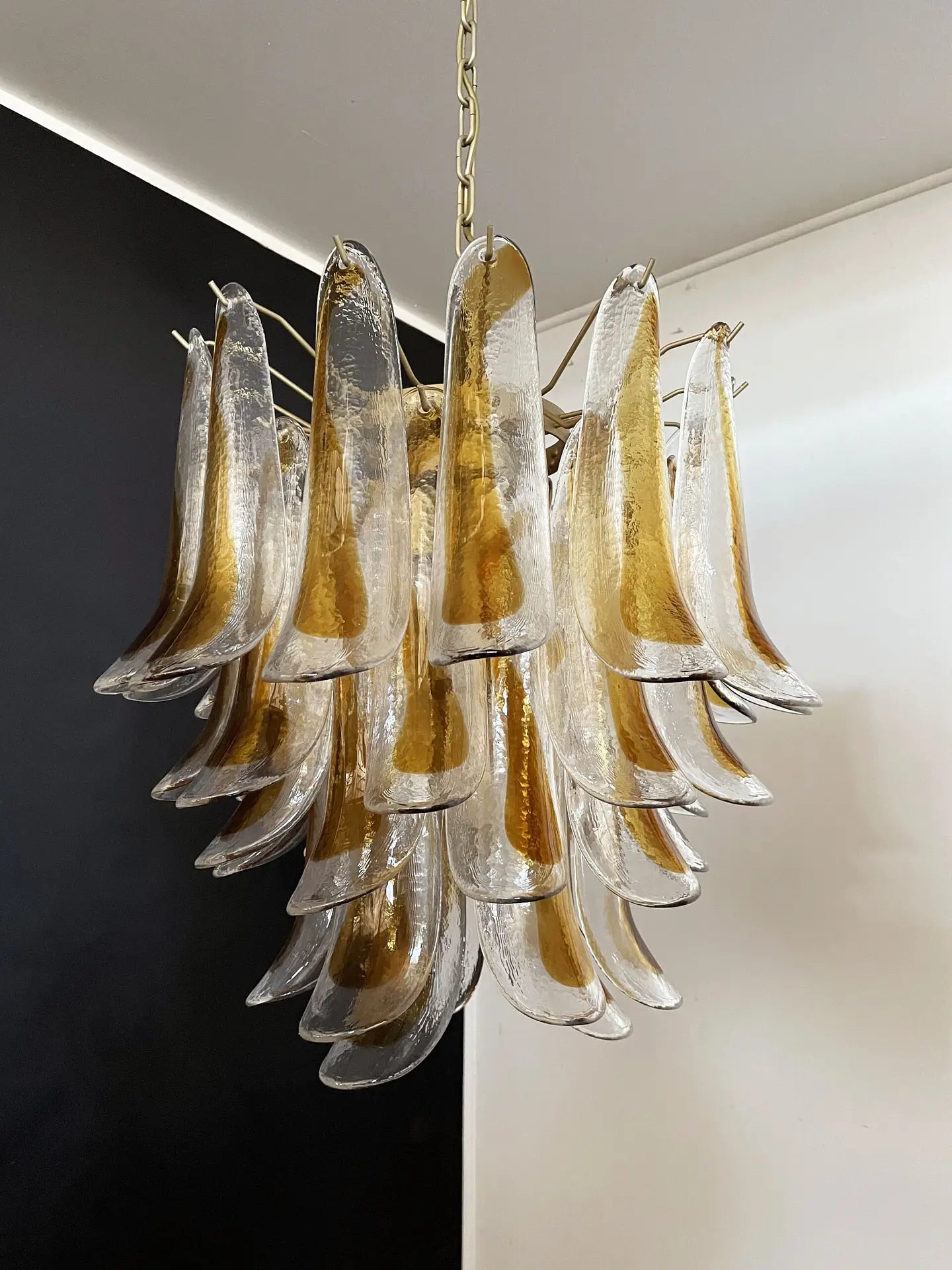 Murano Lysekrone – 41 Gule Konglebladglass – detalj 2 – Murano Classics