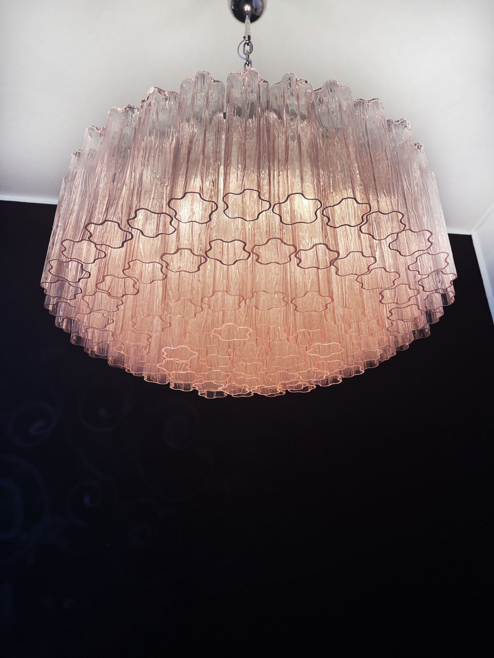 Murano Lysekrone – 101 Rosa Glassrør – Murano Classics