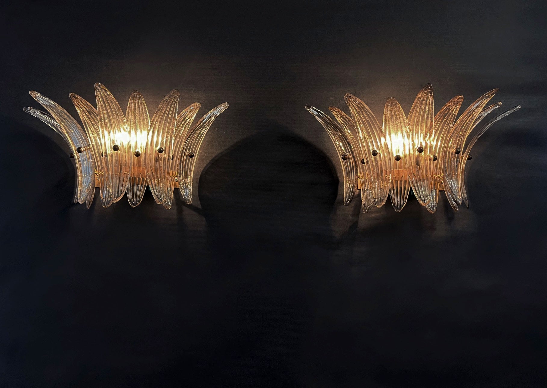 Murano Vegglampe – 9 Røykfargede Palmeglass – 2 stk – detalj 4 – Murano Classics