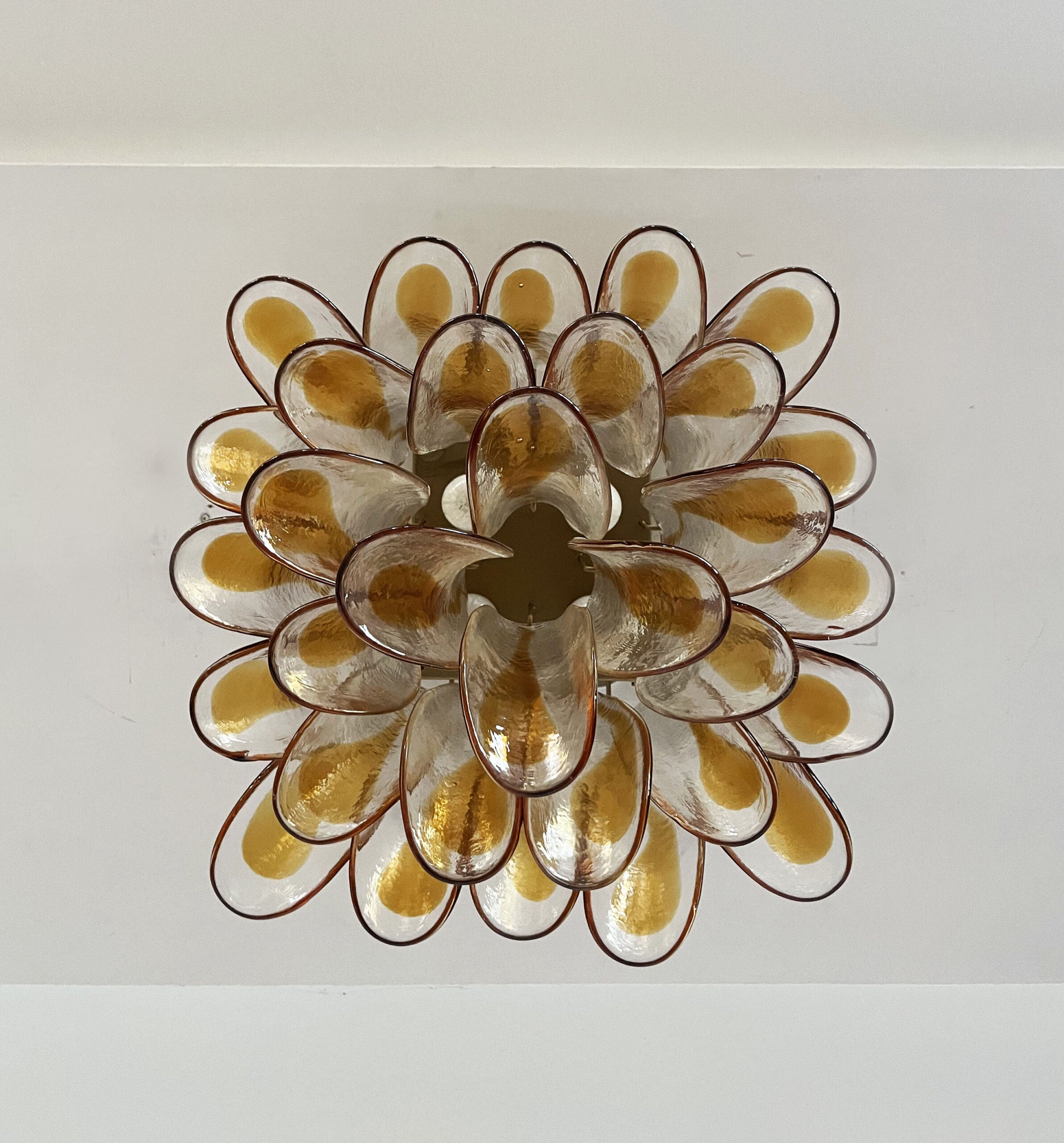 Murano Taklampe – 32 Klar, Gul Konglebladglass – detalj 1 – Murano Classics