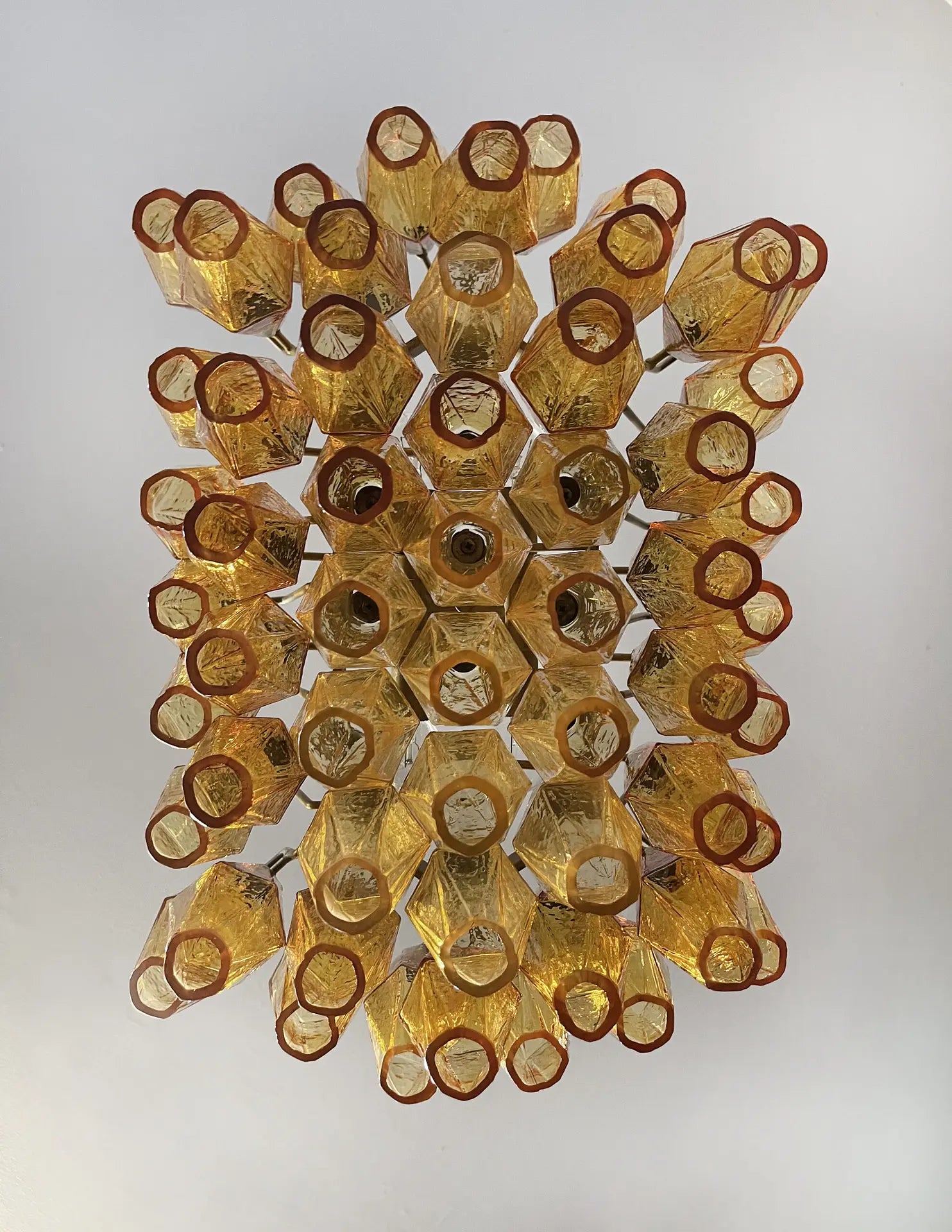 Murano Lysekrone – 56 Gule Poliedriglass – detalj 1 – Murano Classics
