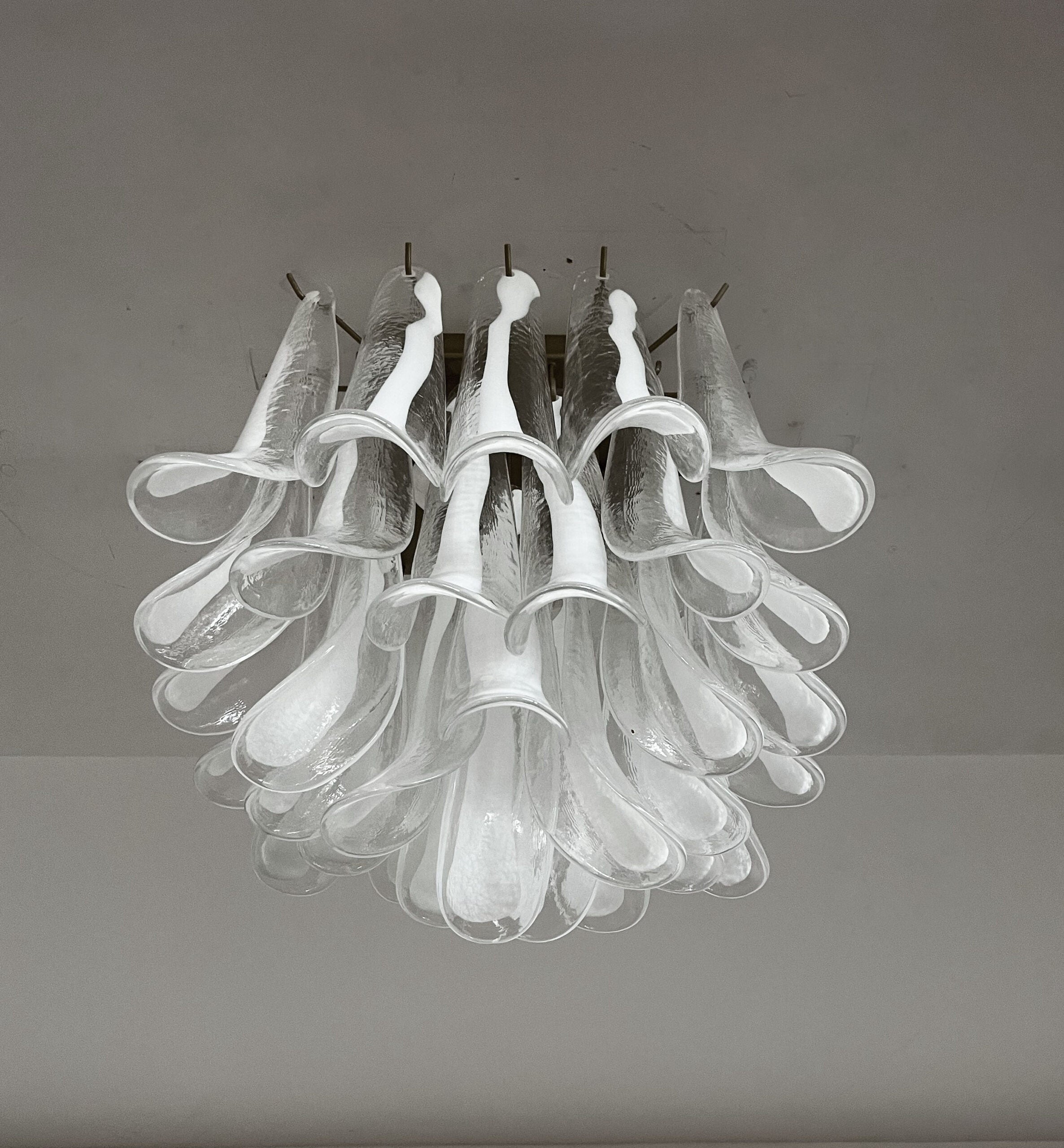 Murano Taklampe – 32 Klar, Hvit Konglebladglass – detalj 2 – Murano Classics