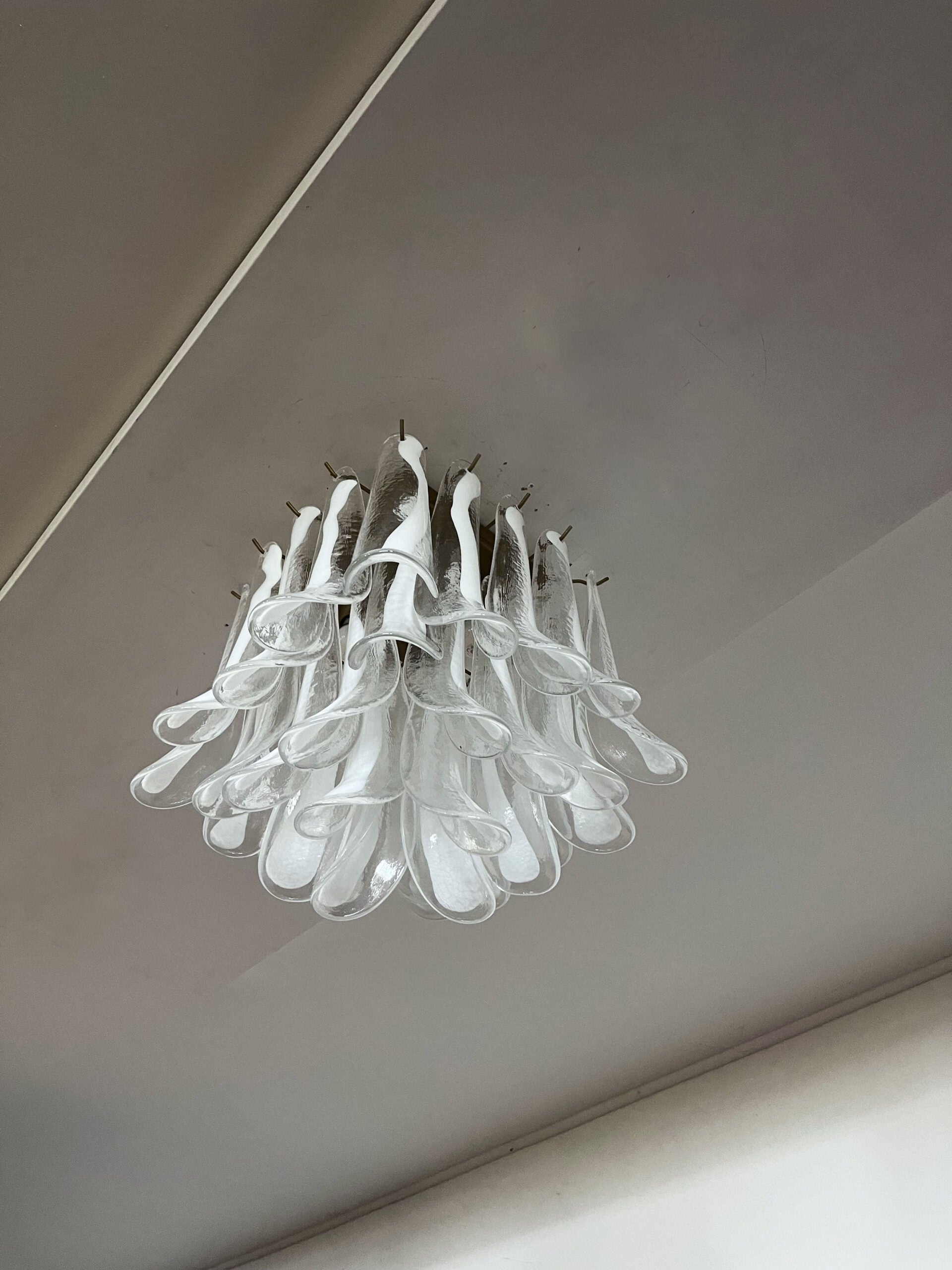 Murano Taklampe – 32 Klar, Hvit Konglebladglass – detalj 4 – Murano Classics