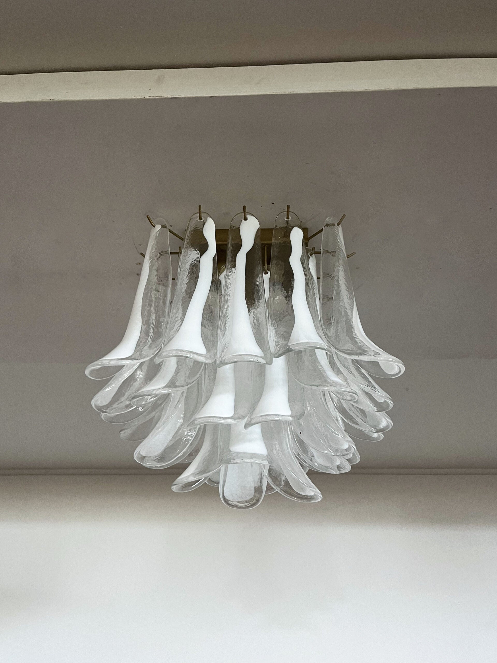 Murano Taklampe – 32 Klar, Hvit Konglebladglass – detalj 3 – Murano Classics