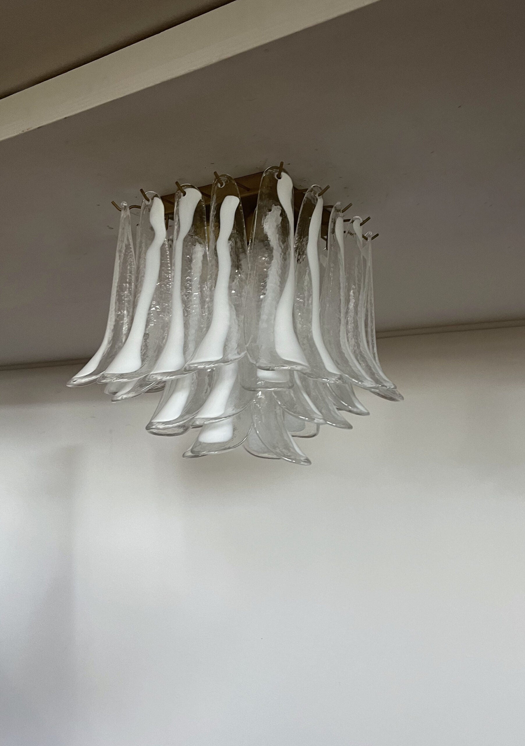 Murano Taklampe – 32 Klar, Hvit Konglebladglass – Murano Classics