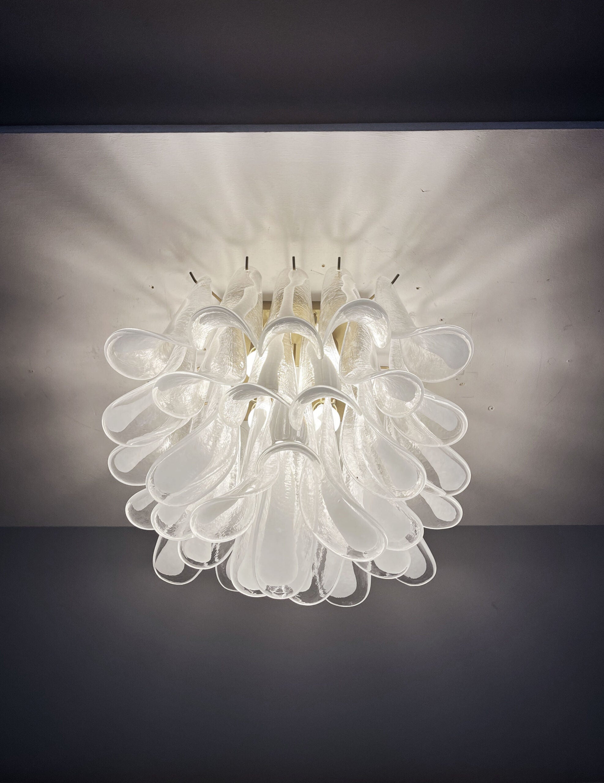 Murano Taklampe – 32 Klar, Hvit Konglebladglass – detalj 7 – Murano Classics