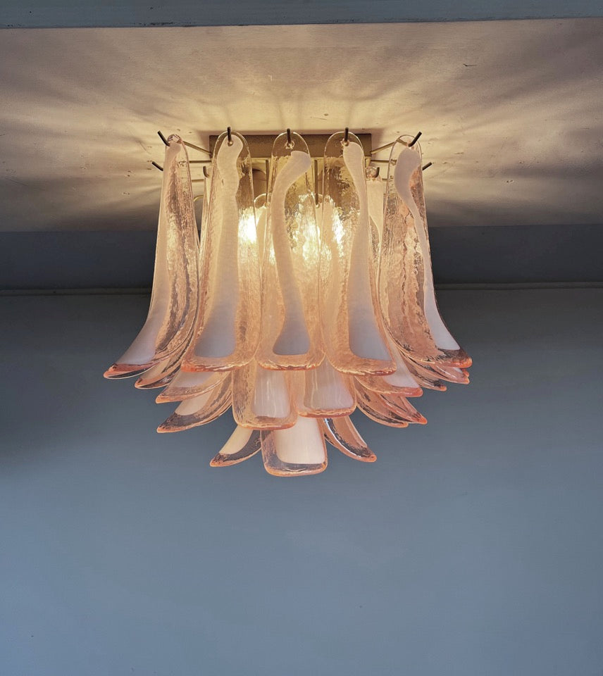 Murano Taklampe – 32 Rosa Konglebladglass – detalj 3 – Murano Classics