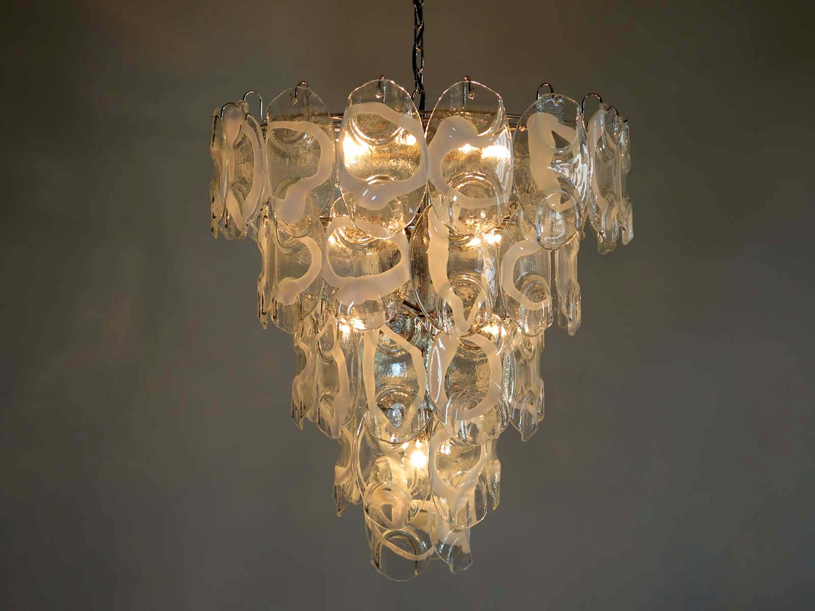 Murano Lysekrone – 50 Hvite Crostoliglass – detalj 8 – Murano Classics