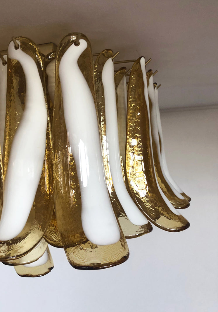 Murano Taklampe – 64 Karamel Konglebladglass – detalj 4 – Murano Classics
