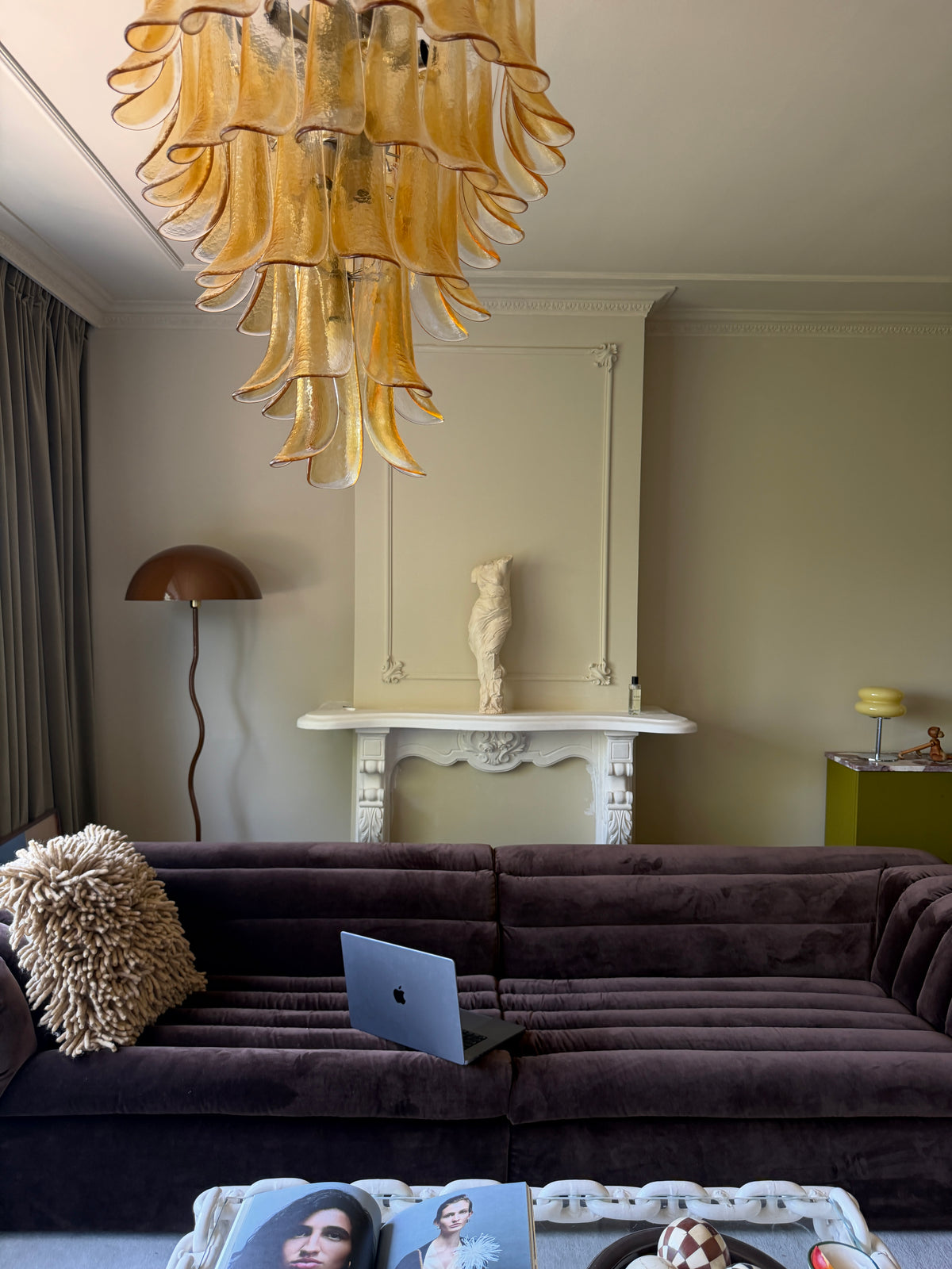 Murano Lysekrone | 52 Gule Konglebladglass
