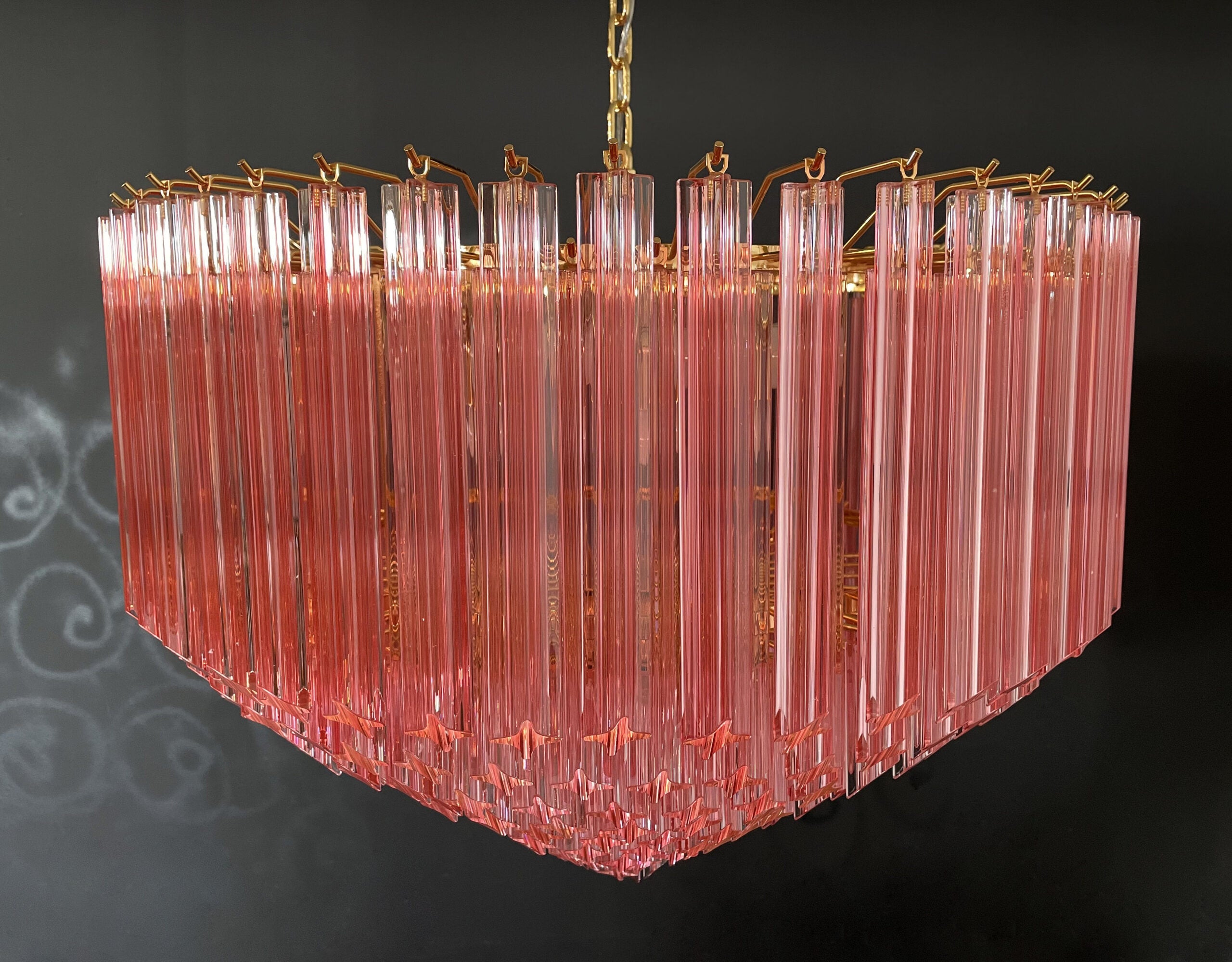 Våre rosa murano lysekroner