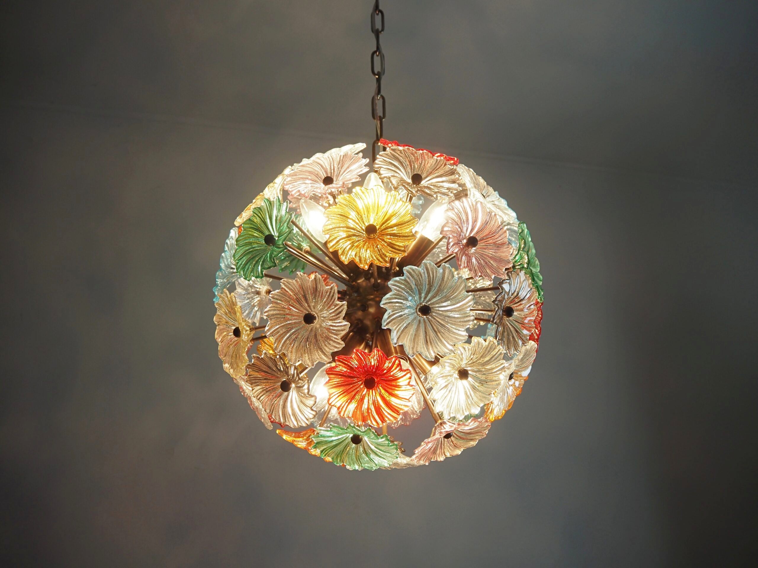 Murano Lysekrone – 51 Multifarge Tusenfrydglass – detalj 7 – Murano Classics